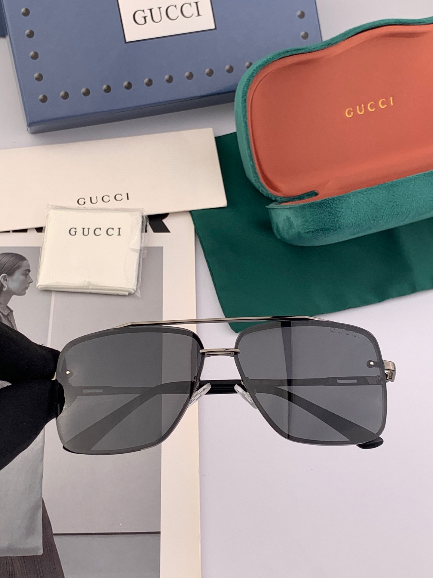  GUCCI 官网同步。  高品质男女款墨镜   👍 进口宝丽来偏光镜片  。蛤蟆镜 开车钓鱼都可 。型