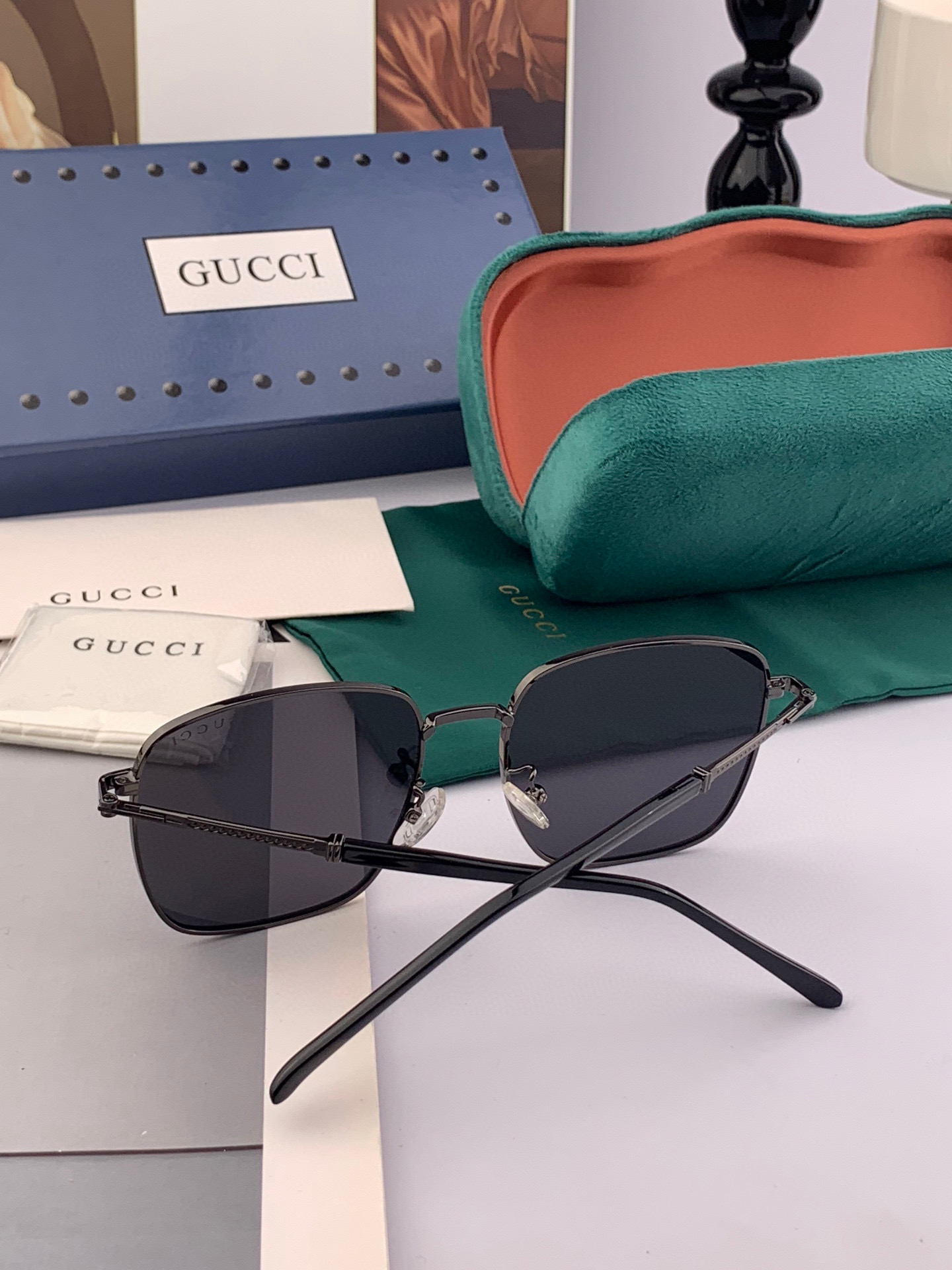   GUCCI 官网同步。  高品质男女款墨镜   👍 进口宝丽来偏光镜片  。蛤蟆镜 开车钓鱼都可 。