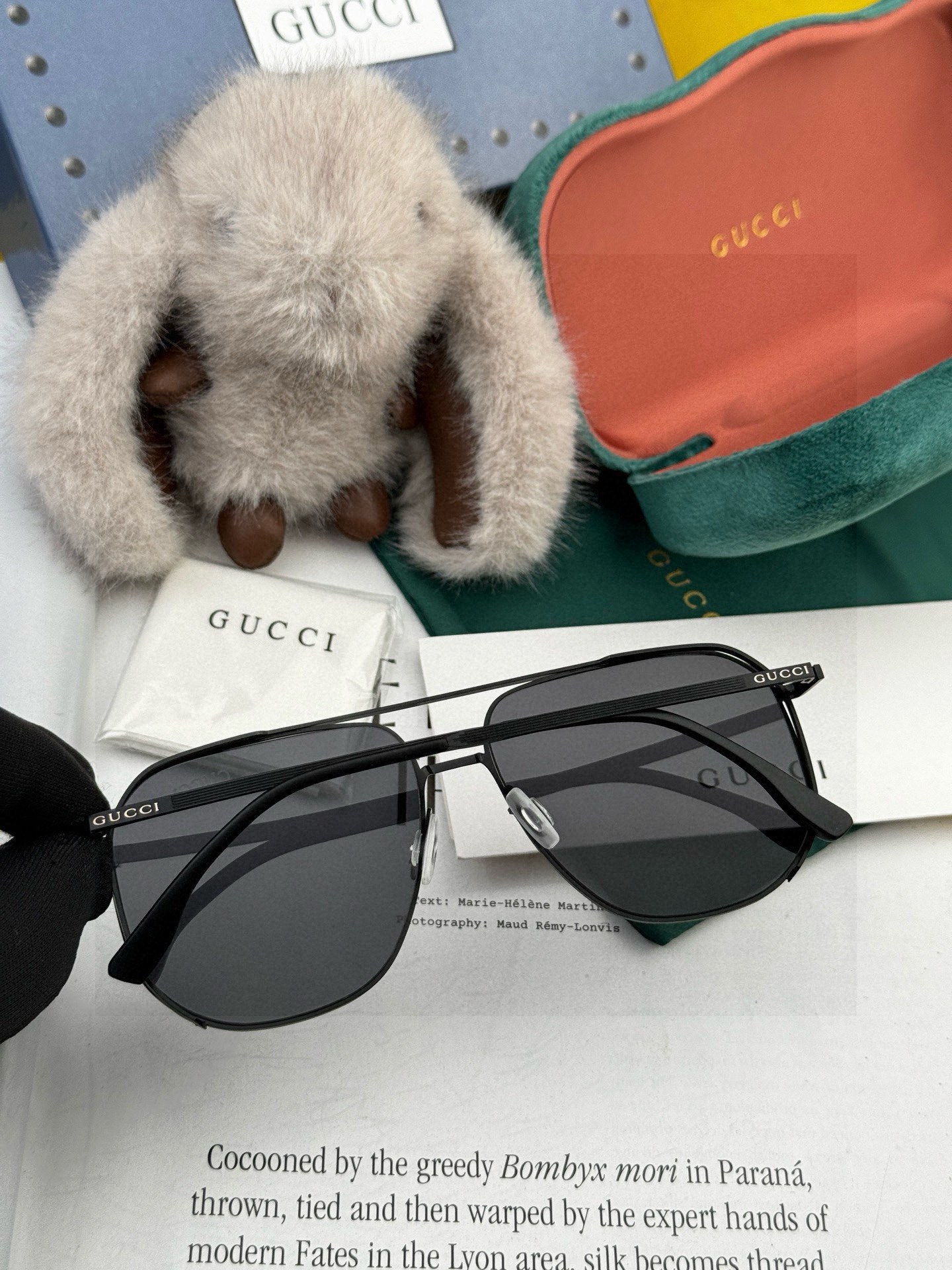         GUCCI 男款炫彩飞行员偏光太阳镜 ❤️材质：高清尼龙加厚卡槽高清偏光镜片 🌹无边框镜