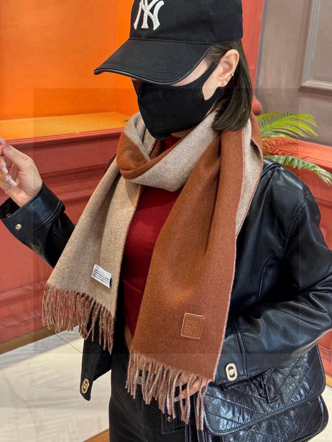  ✨✨太美了😍罗意威 情侣款 美到要尖叫😱专柜最新款🎊英伦欧美范儿 又是一款即时尚又实用的大围巾&长巾，