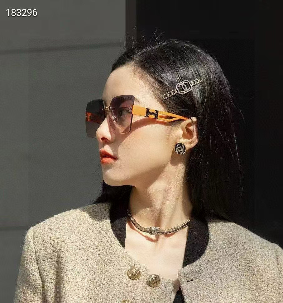NO:372333,【TR polarization series】Hermes' classic square frame design, not picky about face shape, it looks very elegant whether it is matched with a coat or a dress, nylon polarized lenses prevent UV rays. Model H7970 glasses sunglasses, glasses, hermes, skirts19860909【TR偏光系列】爱马仕经典的方框设计,不挑脸型,无论搭配大衣还是连衣裙都非常显气质尼龙偏光镜片预防紫外线 型号H7970眼镜墨镜太阳镜,眼镜,hermes,skirts,glasses
