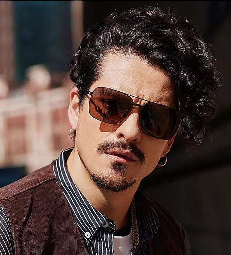 NO:372364,【Cartier Cartier】Men and women polarized sunglasses, two-color paint craftsmanship, imported Polaroid polarized lenses, top-level workmanship, outstanding taste, high quality, model CK520191 glasses, sunglasses, sunglasses, glasses, cartier, cartier19860909【Cartier 卡地亚】 男女款偏光墨镜 双色烤漆工艺 进口宝丽来偏光镜片顶级做工彰显非凡品味 高品质 型号CK520191眼镜墨镜太阳镜,眼镜,cartier,cartier,glasses