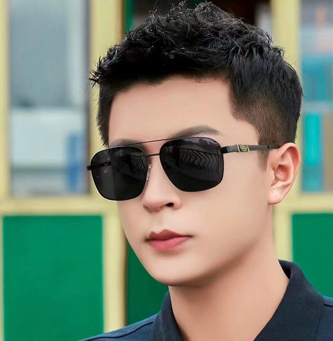 NO:372374,Land Rover High-quality men and women's sunglasses Imported Polaroid polarized lenses Toad lenses Can be used for driving and fishing Glasses Sunglasses Sunglasses, Glasses19860909路虎 高品质男女款墨镜 进口宝丽来偏光镜片 蛤蟆镜 开车钓鱼都可 眼镜墨镜太阳镜,眼镜,glasses