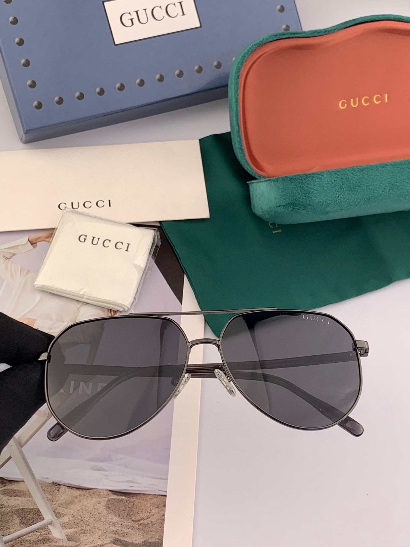   Gucci 。  高品质男女款墨镜   👍 进口宝丽来偏光镜片  。蛤蟆镜 开车钓鱼都可 。百搭显瘦