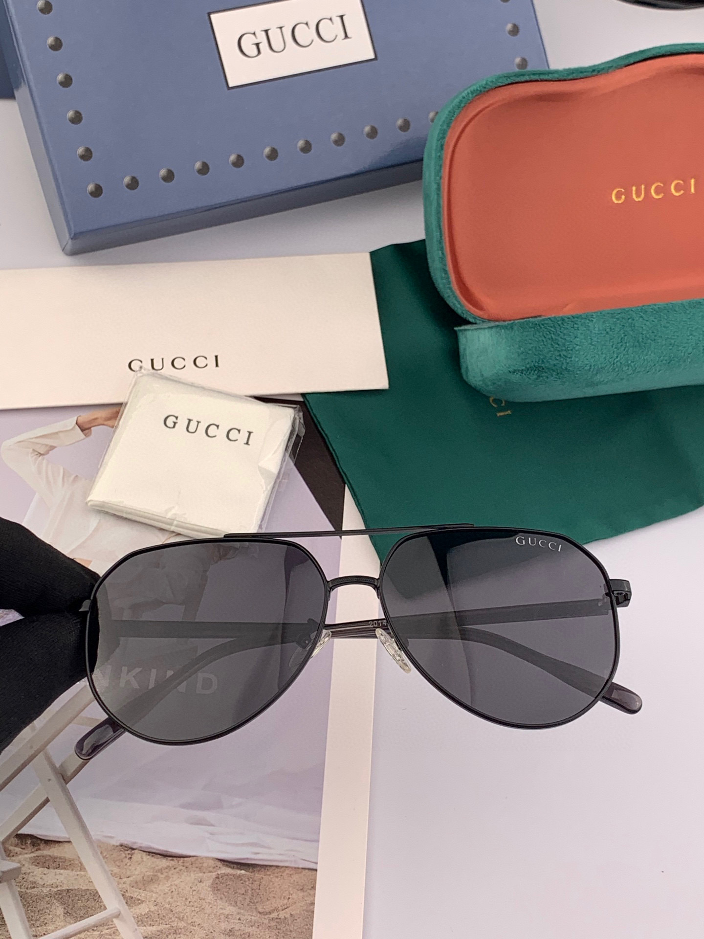   Gucci 。  高品质男女款墨镜   👍 进口宝丽来偏光镜片  。蛤蟆镜 开车钓鱼都可 。百搭显瘦