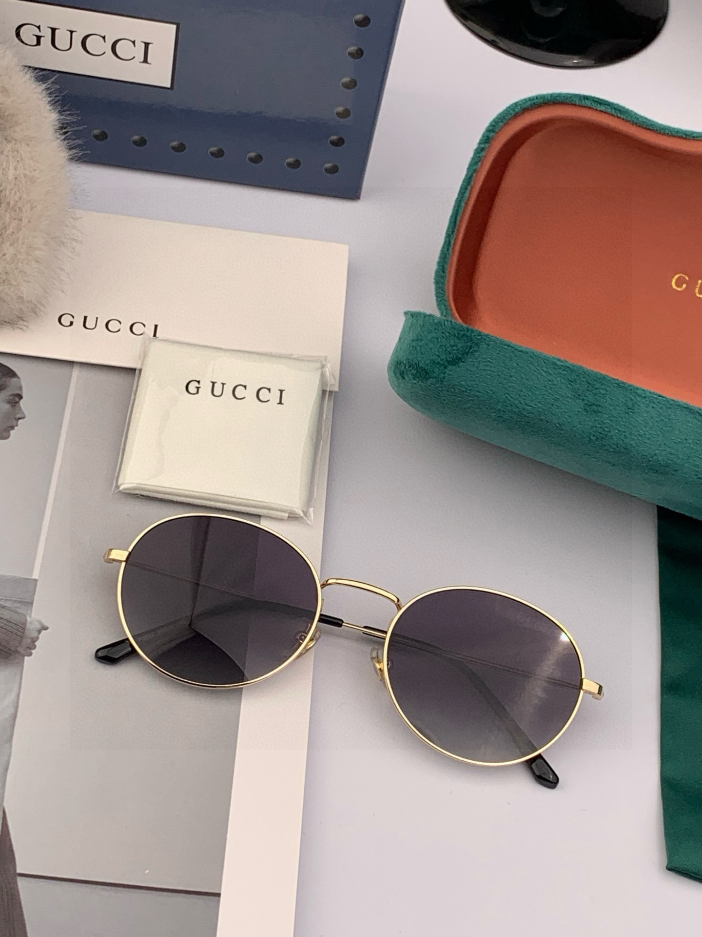   Gucci 。  高品质男女款墨镜   👍 进口宝丽来偏光镜片  。 开车钓鱼都可 。百搭显瘦墨镜韩