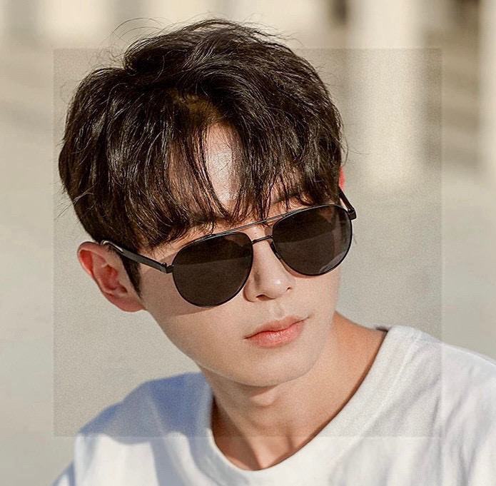   Gucci 。  高品质男女款墨镜   👍 进口宝丽来偏光镜片  。蛤蟆镜 开车钓鱼都可 。百搭显瘦