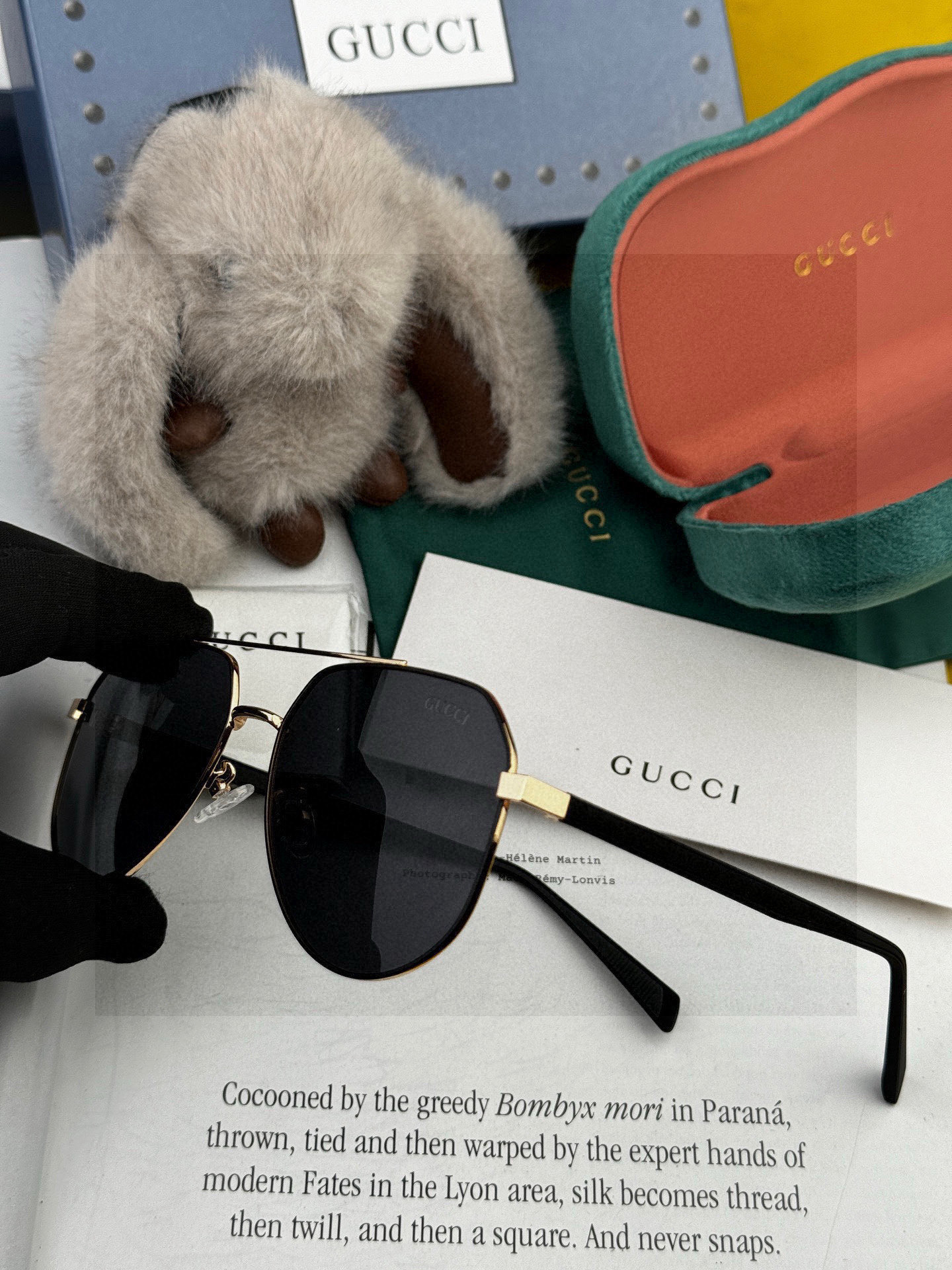   Gucci 。  高品质男女款墨镜   👍 进口宝丽来偏光镜片  。蛤蟆镜 开车钓鱼都可 。百搭显瘦