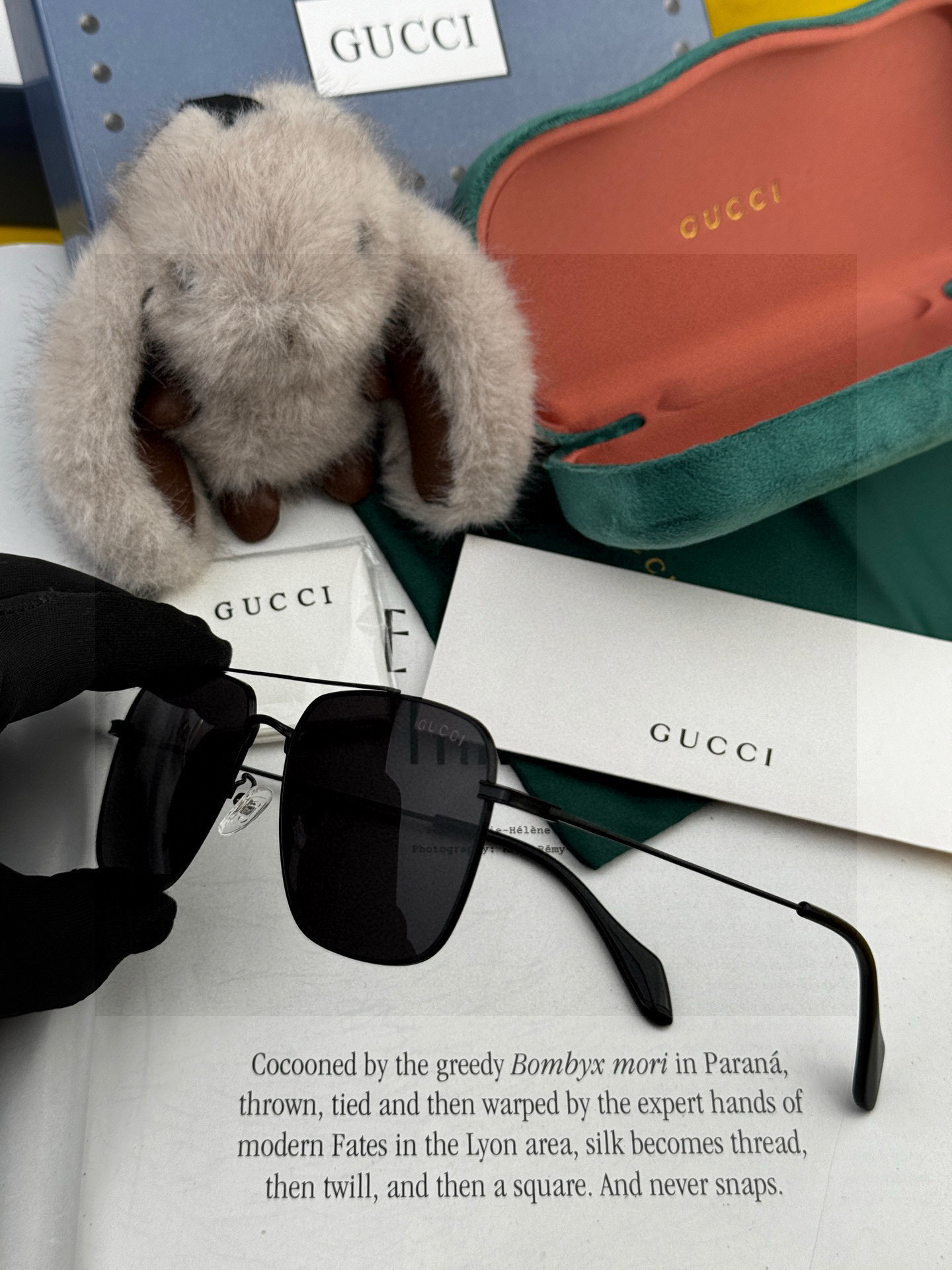   Gucci 。  高品质男女款墨镜   👍 进口宝丽来偏光镜片  。蛤蟆镜 开车钓鱼都可 。百搭显瘦