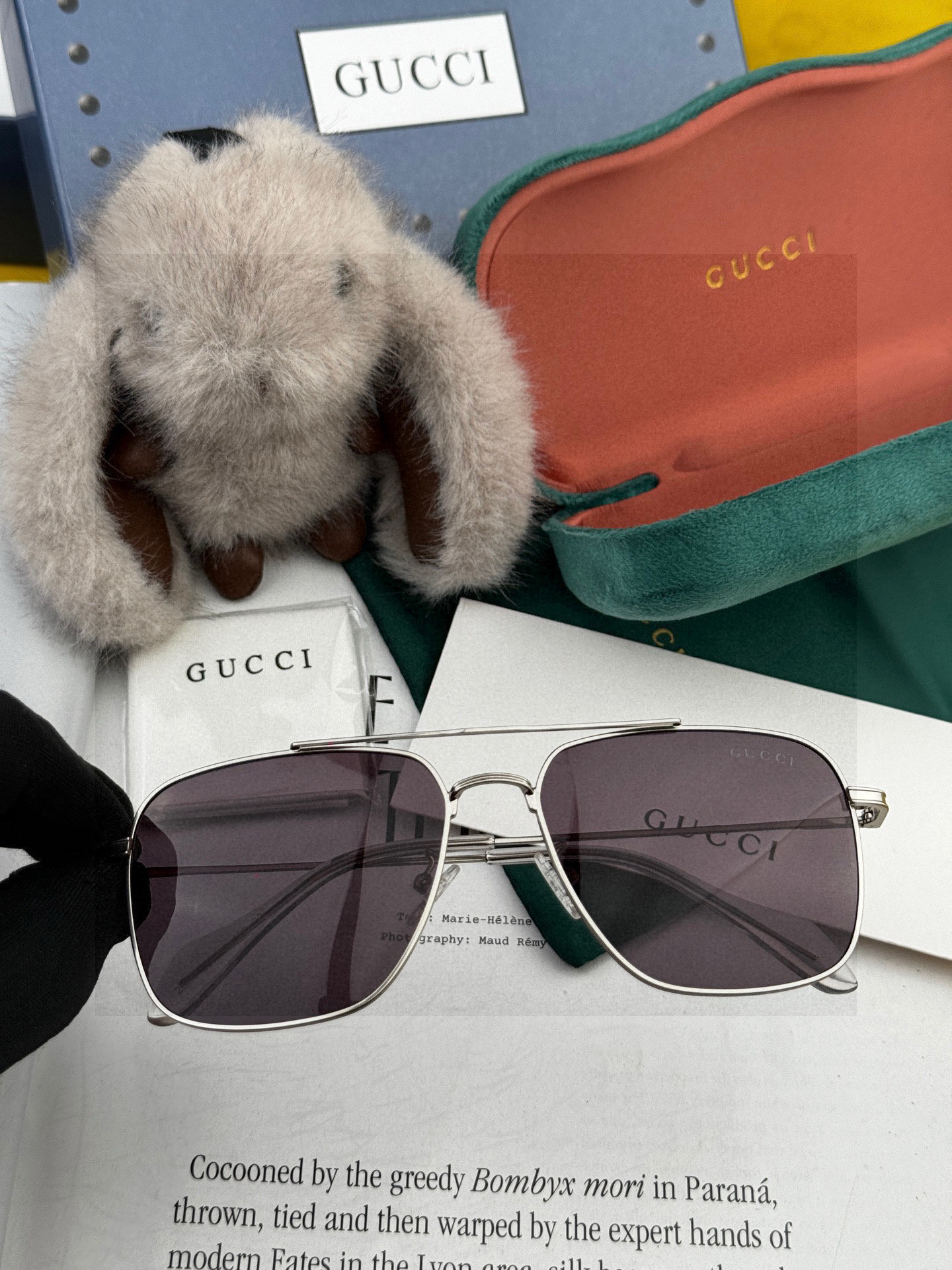   Gucci 。  高品质男女款墨镜   👍 进口宝丽来偏光镜片  。蛤蟆镜 开车钓鱼都可 。百搭显瘦
