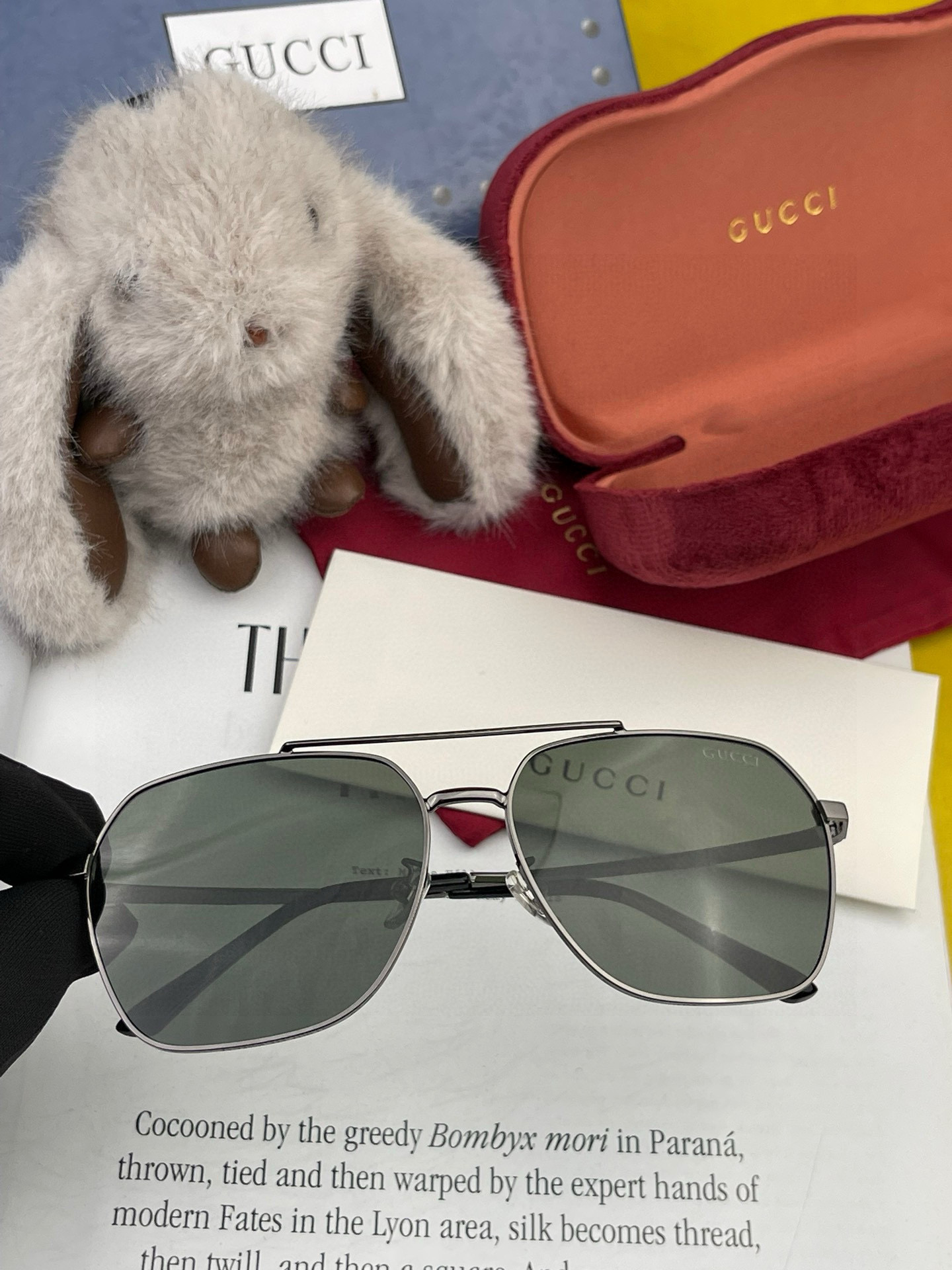   Gucci 。  高品质男女款墨镜   👍 进口宝丽来偏光镜片  。蛤蟆镜 开车钓鱼都可 。百搭显瘦