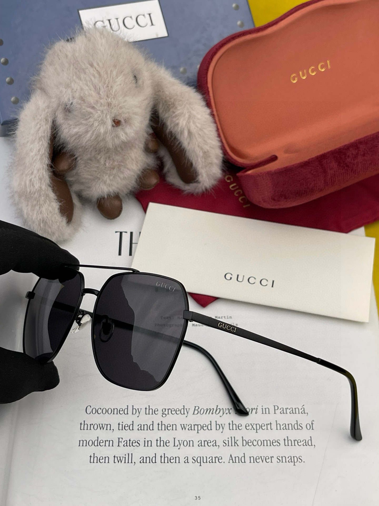   Gucci 。  高品质男女款墨镜   👍 进口宝丽来偏光镜片  。蛤蟆镜 开车钓鱼都可 。百搭显瘦