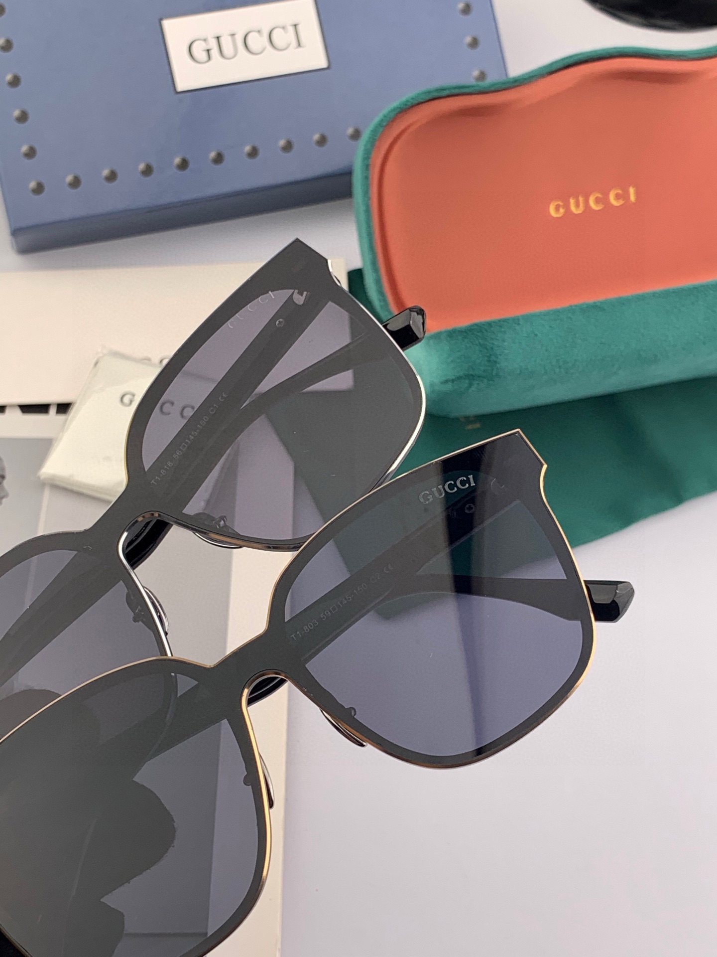  连体镜GUCCI2025开春新款一体镜 大框太阳镜男女同款 😎 
爆款大框尼龙太阳镜 超逼格超酷 
镜