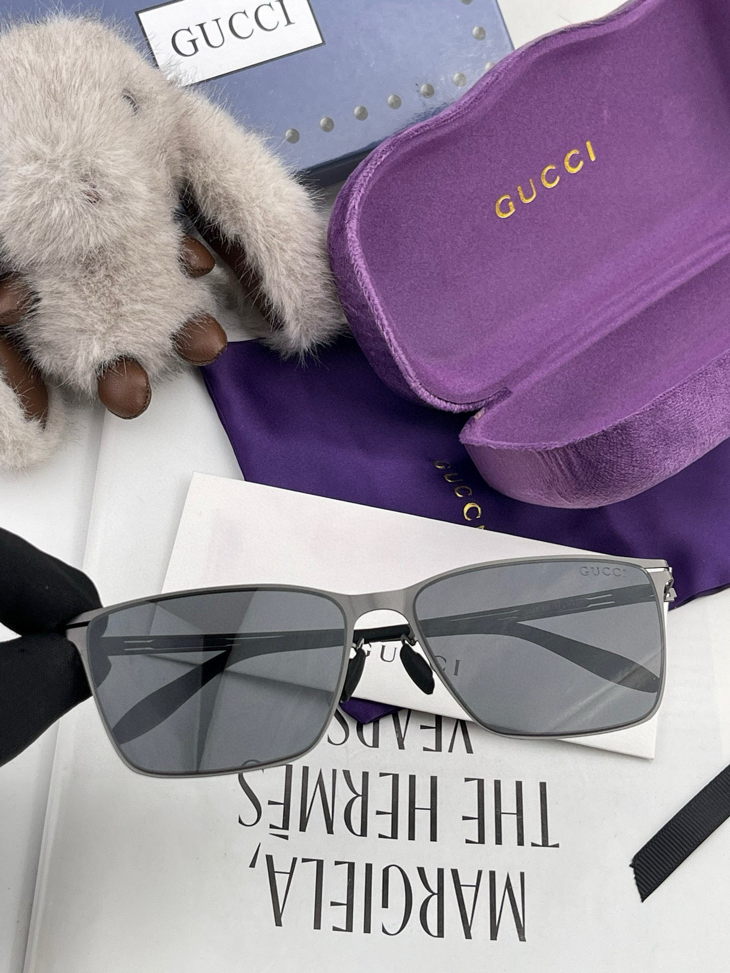       GUCC* 2025新款男女情侣款太阳iP电镀永不褪色 卖点：超轻超有弹性整幅眼镜无螺丝重要