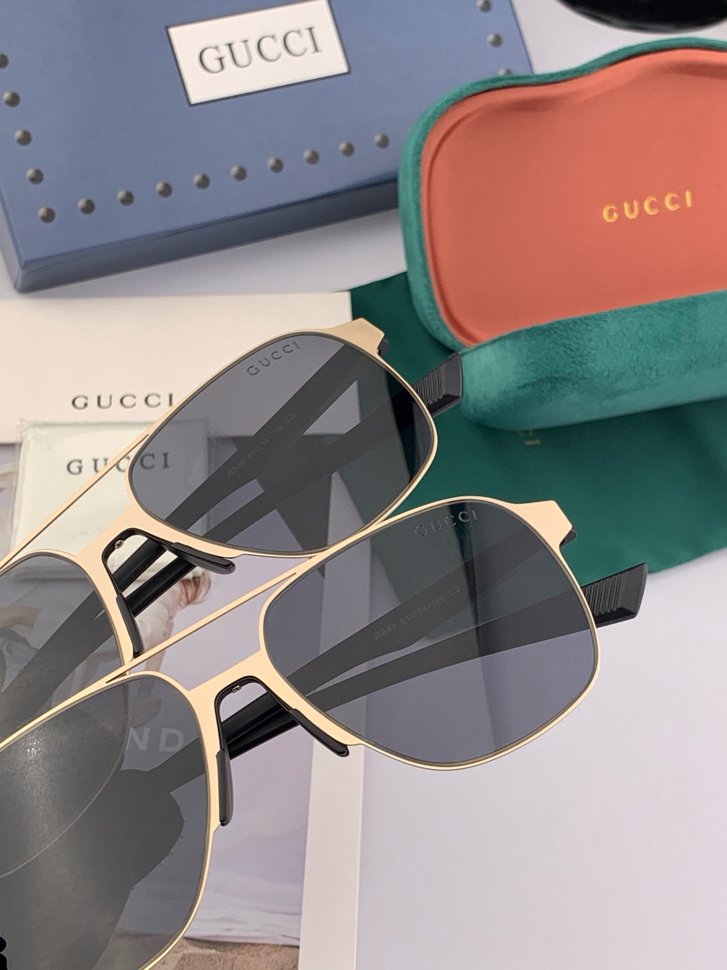         GUCCI 男款炫彩飞行员偏光太阳镜 ❤️材质：高清尼龙加厚卡槽高清偏光镜片 🌹无边框镜