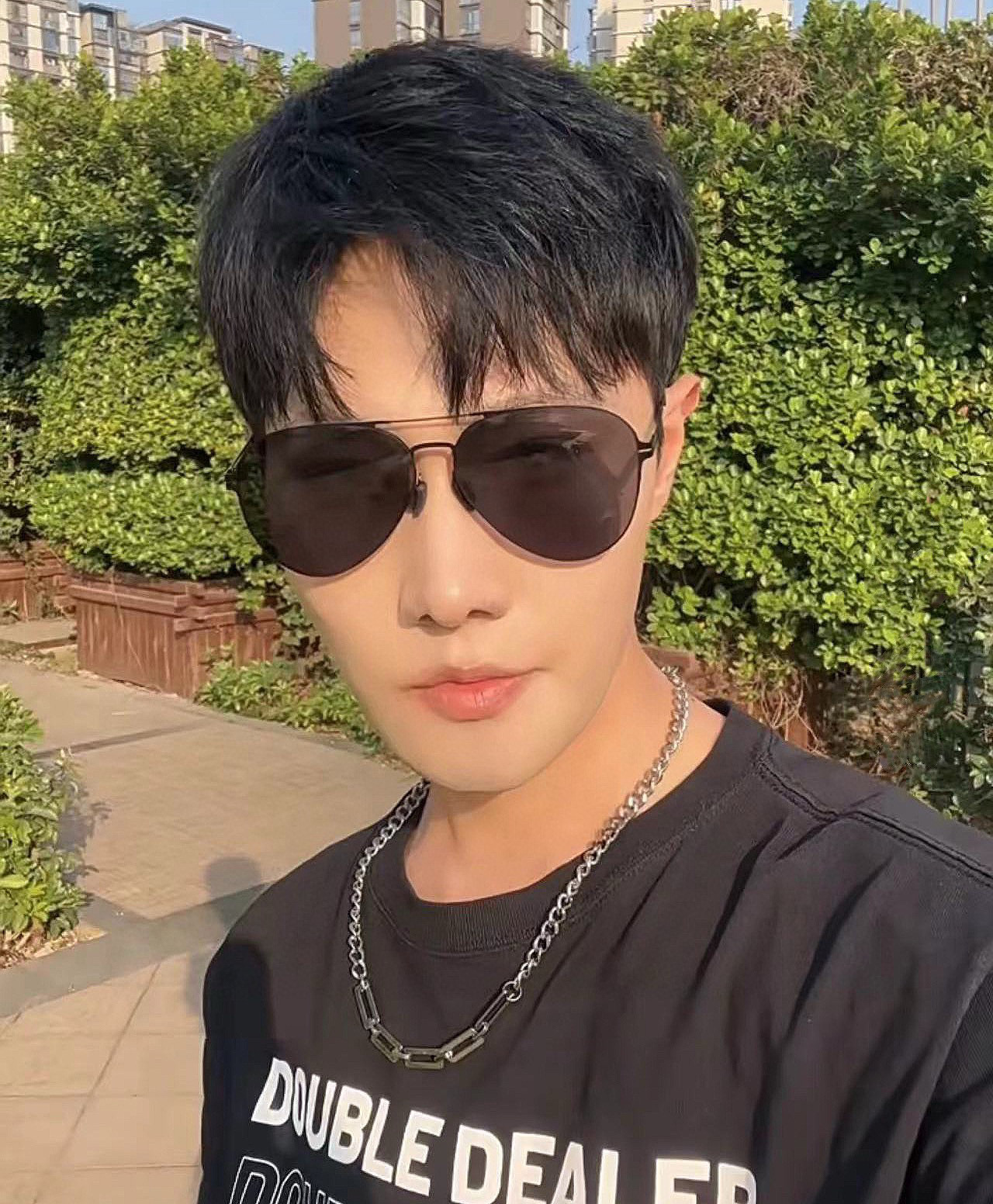 ♦️ GUCCI 2025新款男女情侣款太阳镜iP电镀永不褪色 超轻超有弹性整幅眼镜无螺丝重要的是压不坏