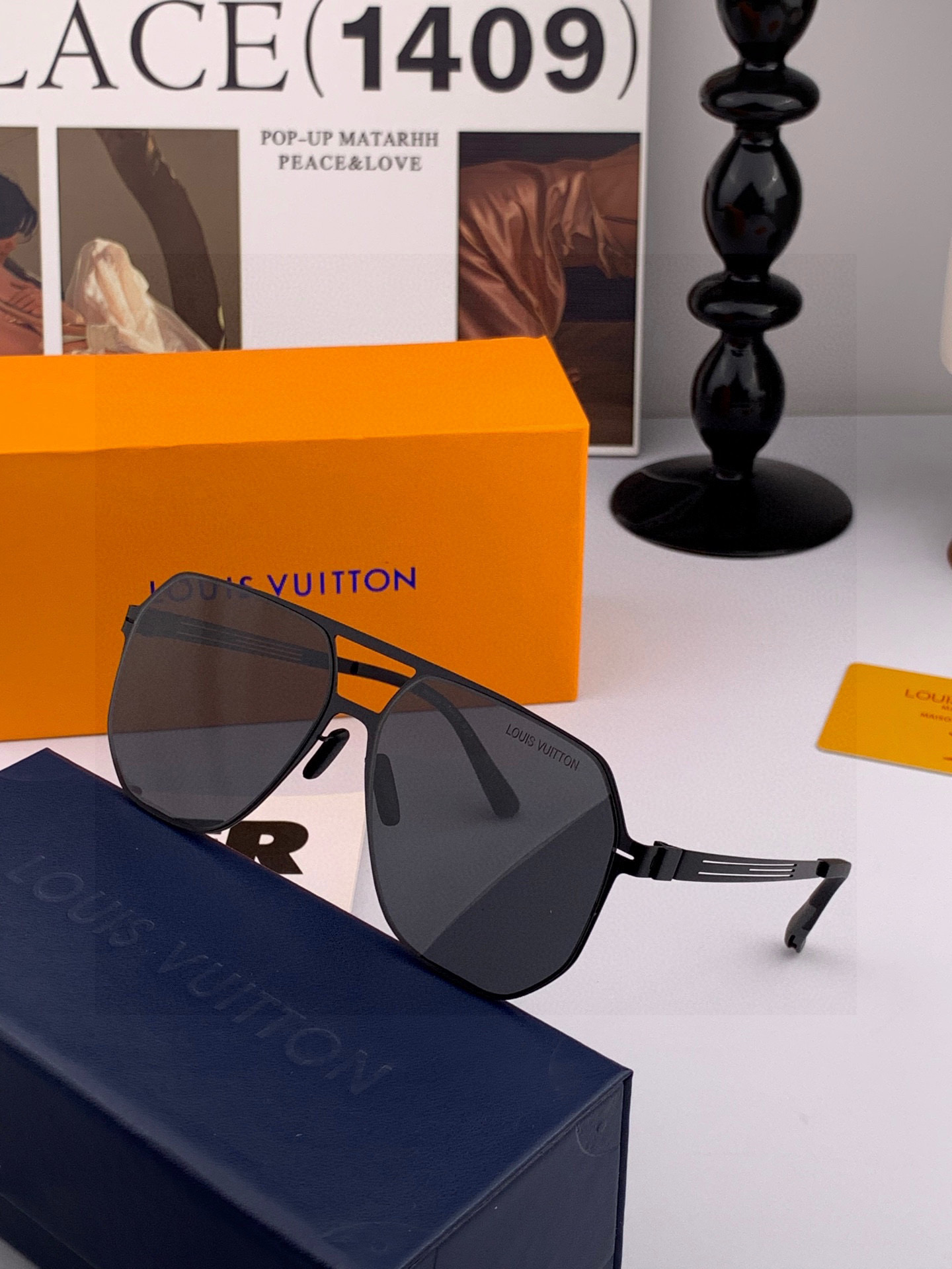 ♦️LV 2025新款男女情侣款太阳镜多边形墨镜iP电镀永不褪色 超轻超有弹性整幅眼镜无螺丝重要的是压不