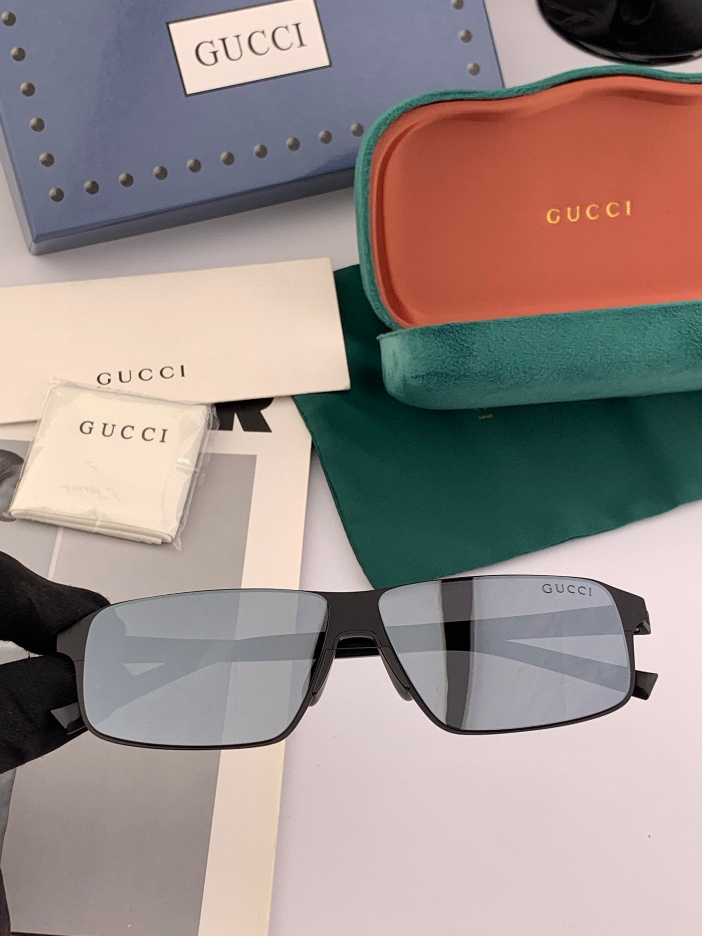         GUCCI 男款炫彩飞行员偏光太阳镜 ❤️材质：高清尼龙加厚卡槽高清偏光镜片 🌹无边框镜