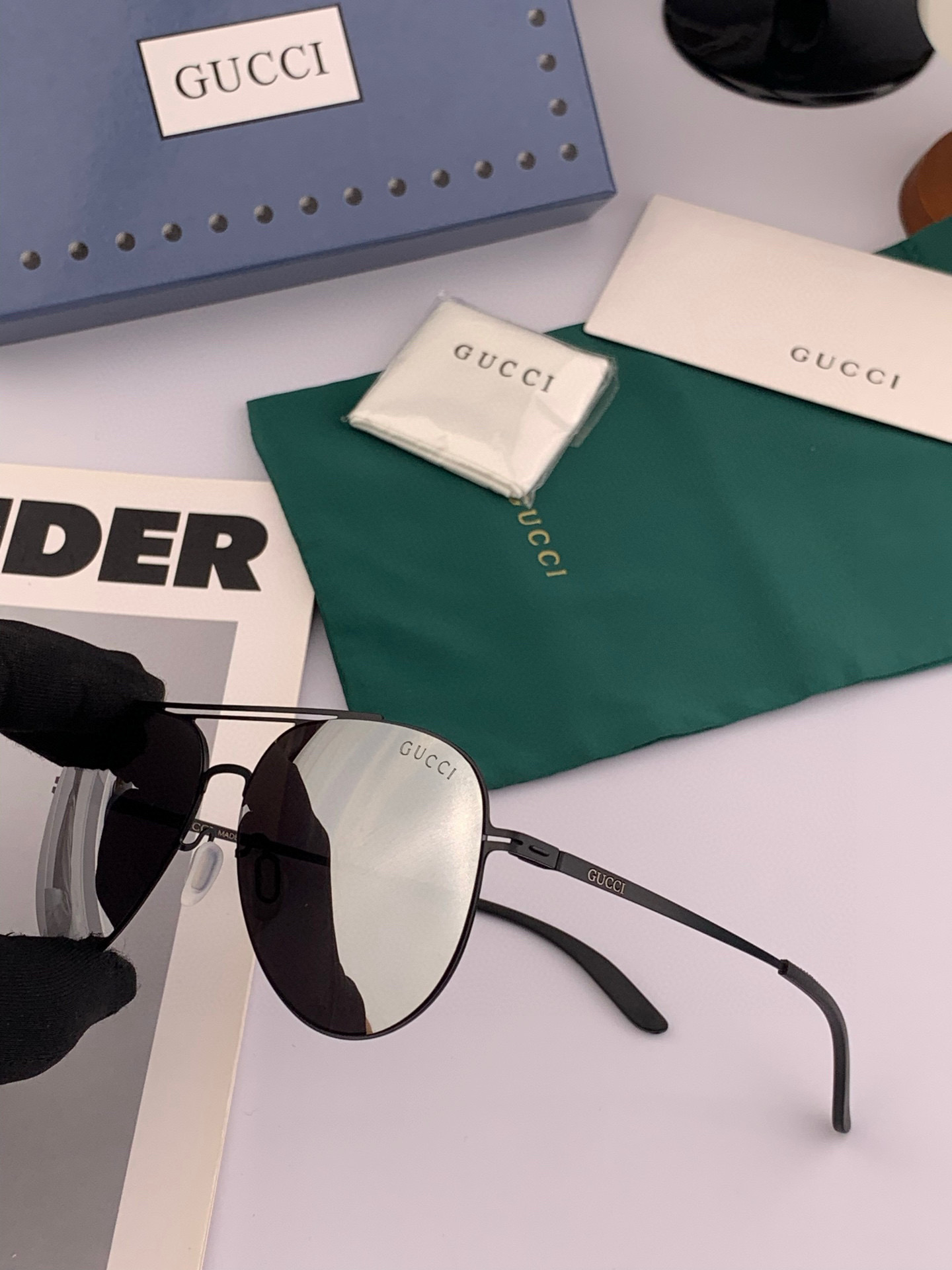    Gucci 2025春夏新款超轻无螺丝压不坏系列情侣款太阳镜高清尼龙镜片🦅完美品质，适合各种脸型，