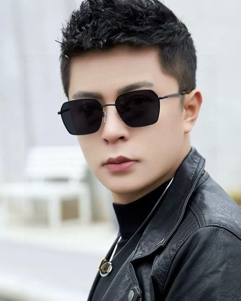        GUCCI 男款炫彩飞行员偏光太阳镜 ❤️材质：高清尼龙加厚卡槽高清偏光镜片 🌹无边框镜架