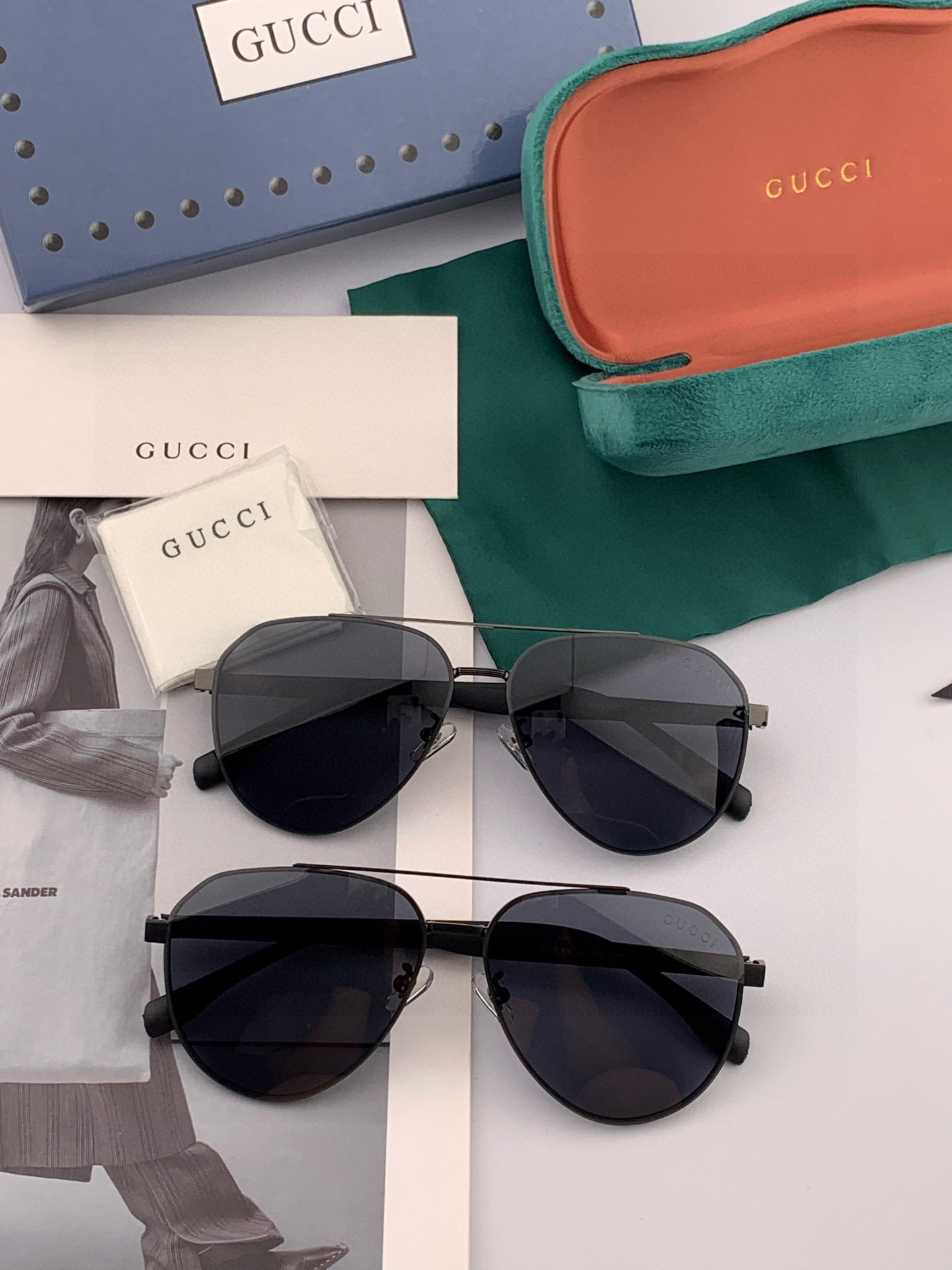        GUCCI 男款炫彩飞行员偏光太阳镜 ❤️材质：高清尼龙加厚卡槽高清偏光镜片 🌹无边框镜架