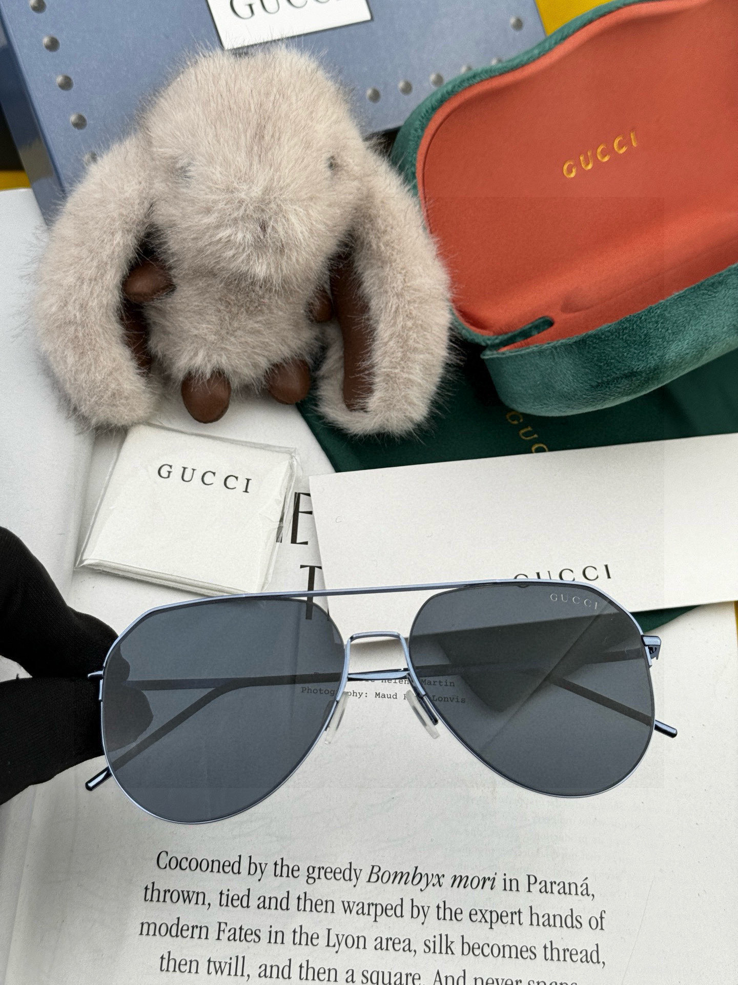         GUCCI 男款炫彩飞行员偏光太阳镜 ❤️材质：高清尼龙加厚卡槽高清偏光镜片 🌹无边框镜