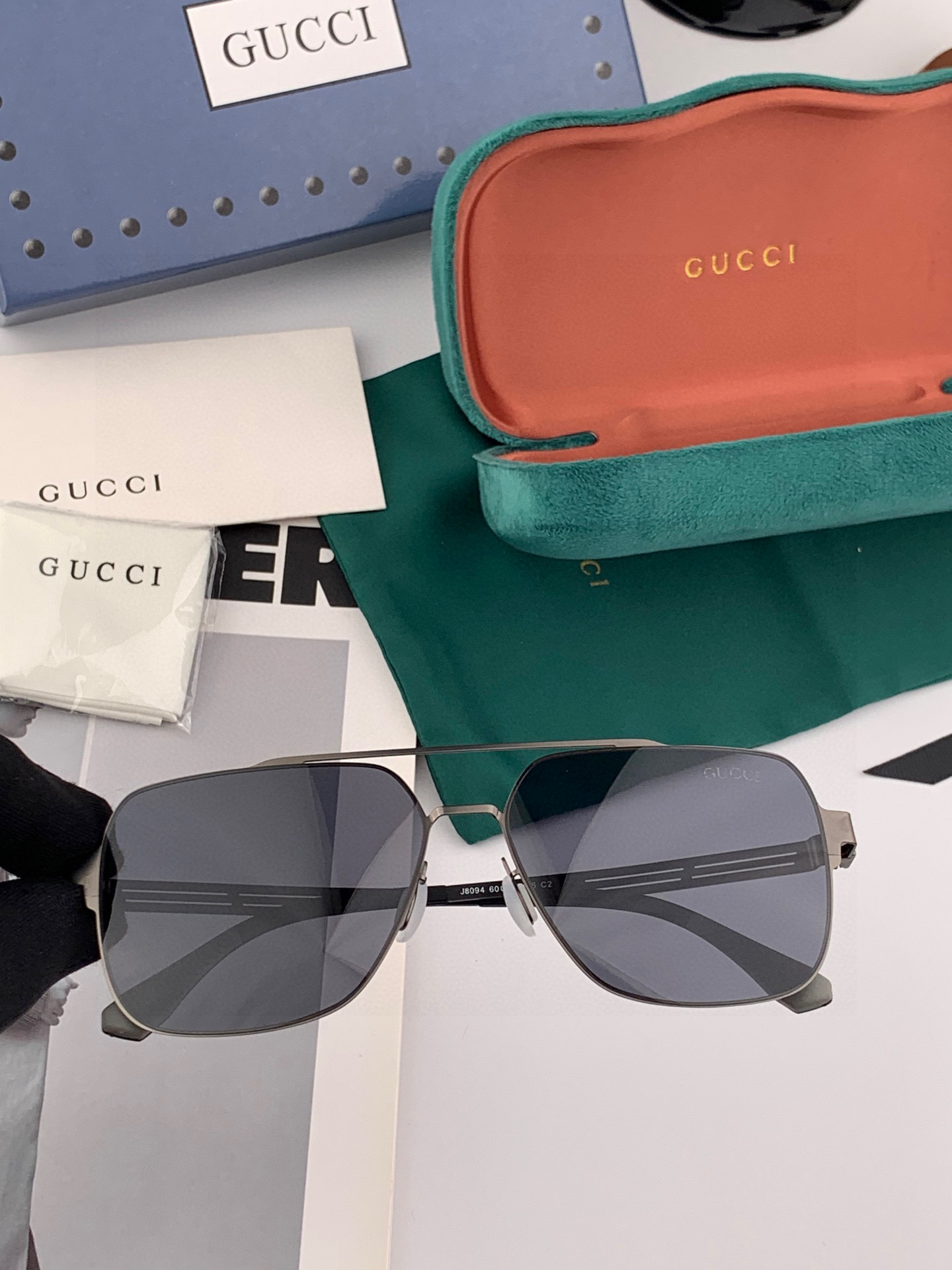 ♦️ GUCCI 2025新款男女情侣款太阳镜多边形墨镜iP电镀永不褪色 超轻超有弹性整幅眼镜无螺丝重要