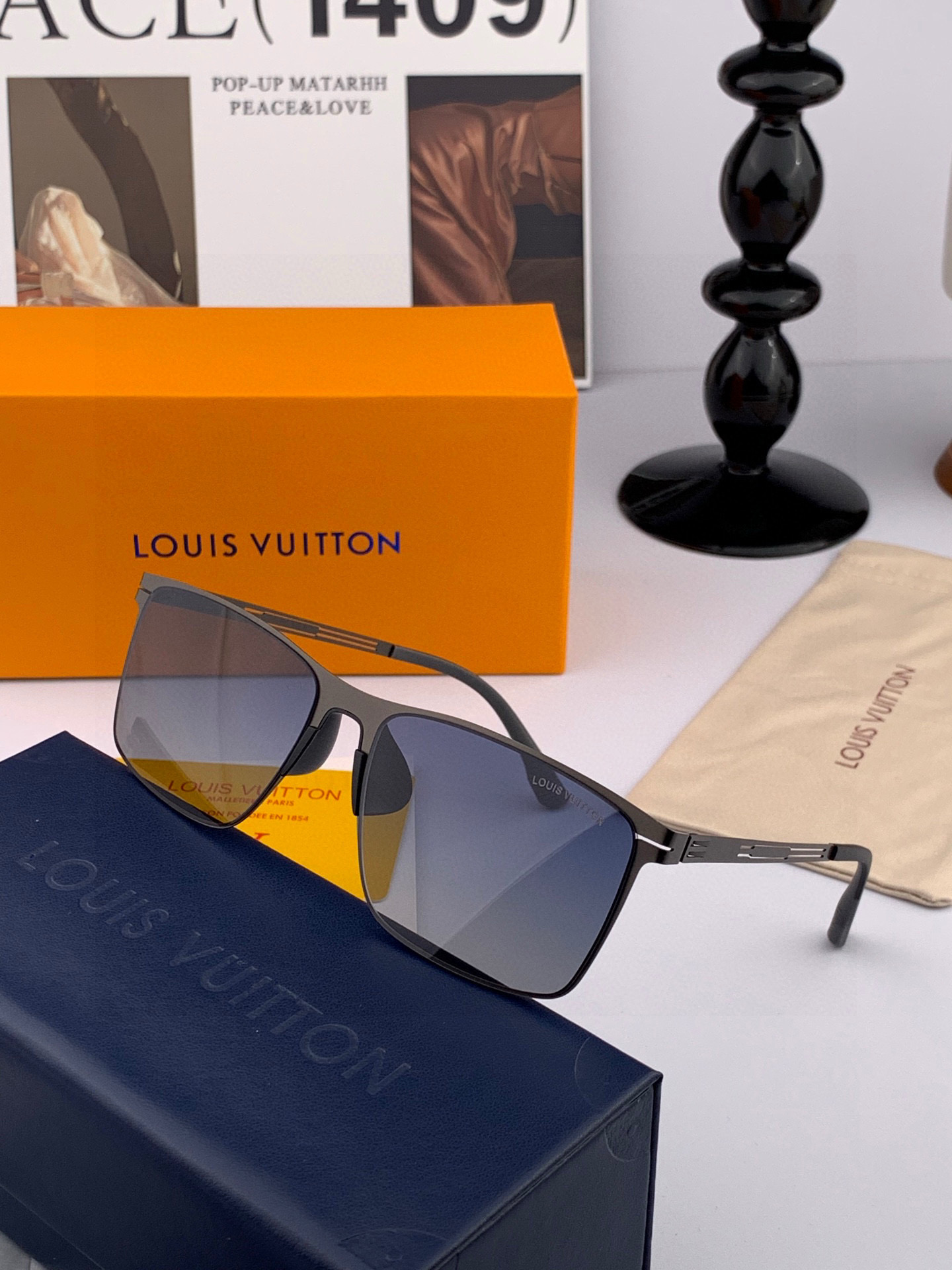 ♦️LV 2025新款男女情侣款太阳镜多边形墨镜iP电镀永不褪色 超轻超有弹性整幅眼镜无螺丝重要的是压不