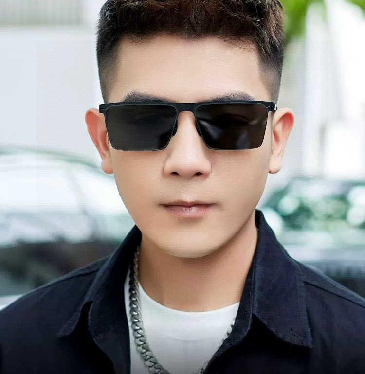 ♦️LV 2025新款男女情侣款太阳镜多边形墨镜iP电镀永不褪色 超轻超有弹性整幅眼镜无螺丝重要的是压不