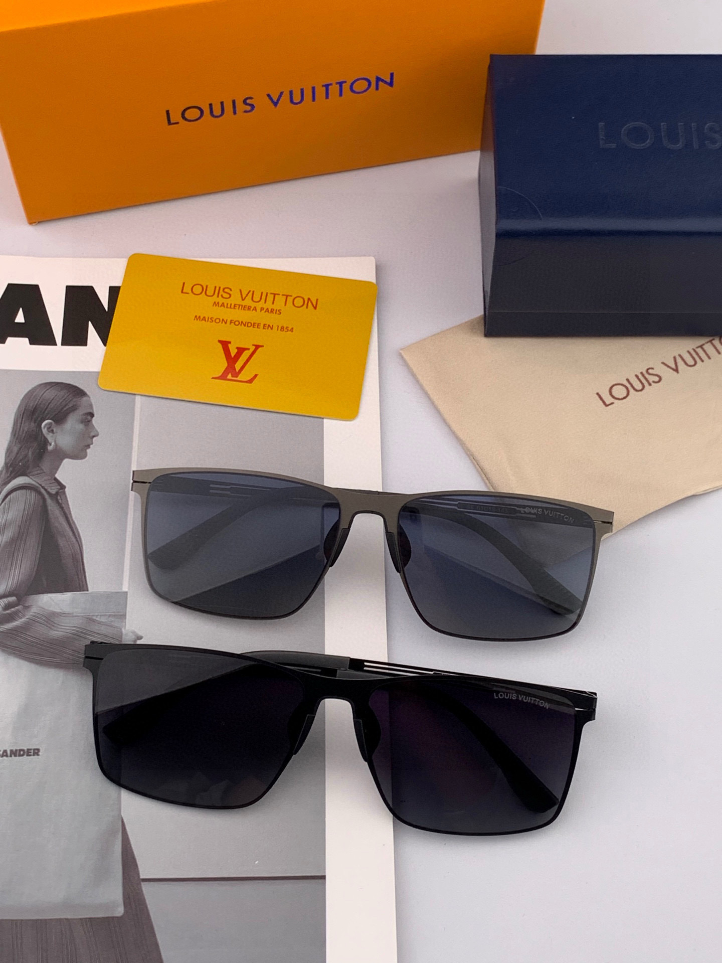 ♦️LV 2025新款男女情侣款太阳镜多边形墨镜iP电镀永不褪色 超轻超有弹性整幅眼镜无螺丝重要的是压不