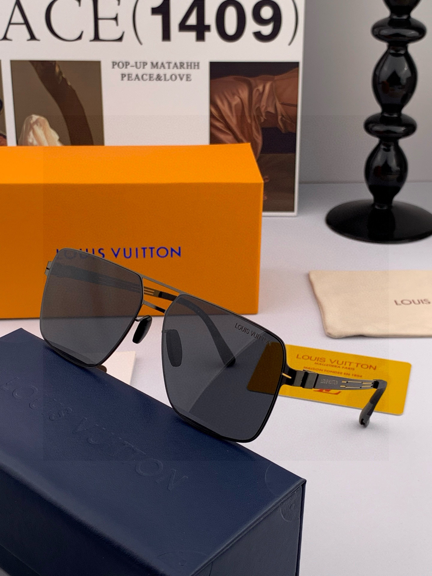 ♦️LV 2025新款男女情侣款太阳镜多边形墨镜iP电镀永不褪色 超轻超有弹性整幅眼镜无螺丝重要的是压不