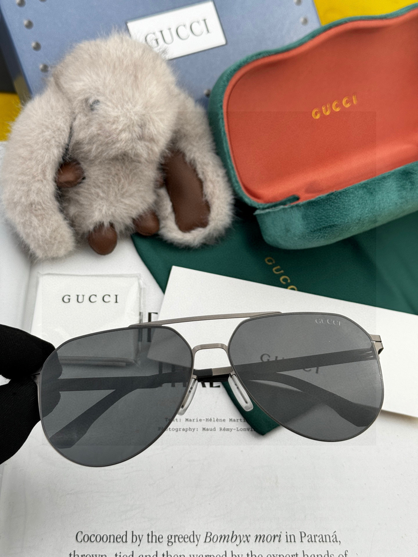       GUCC* 2025 新款男女情侣款太阳iP电镀永不褪色 卖点：超轻超有弹性整幅眼镜无螺丝重