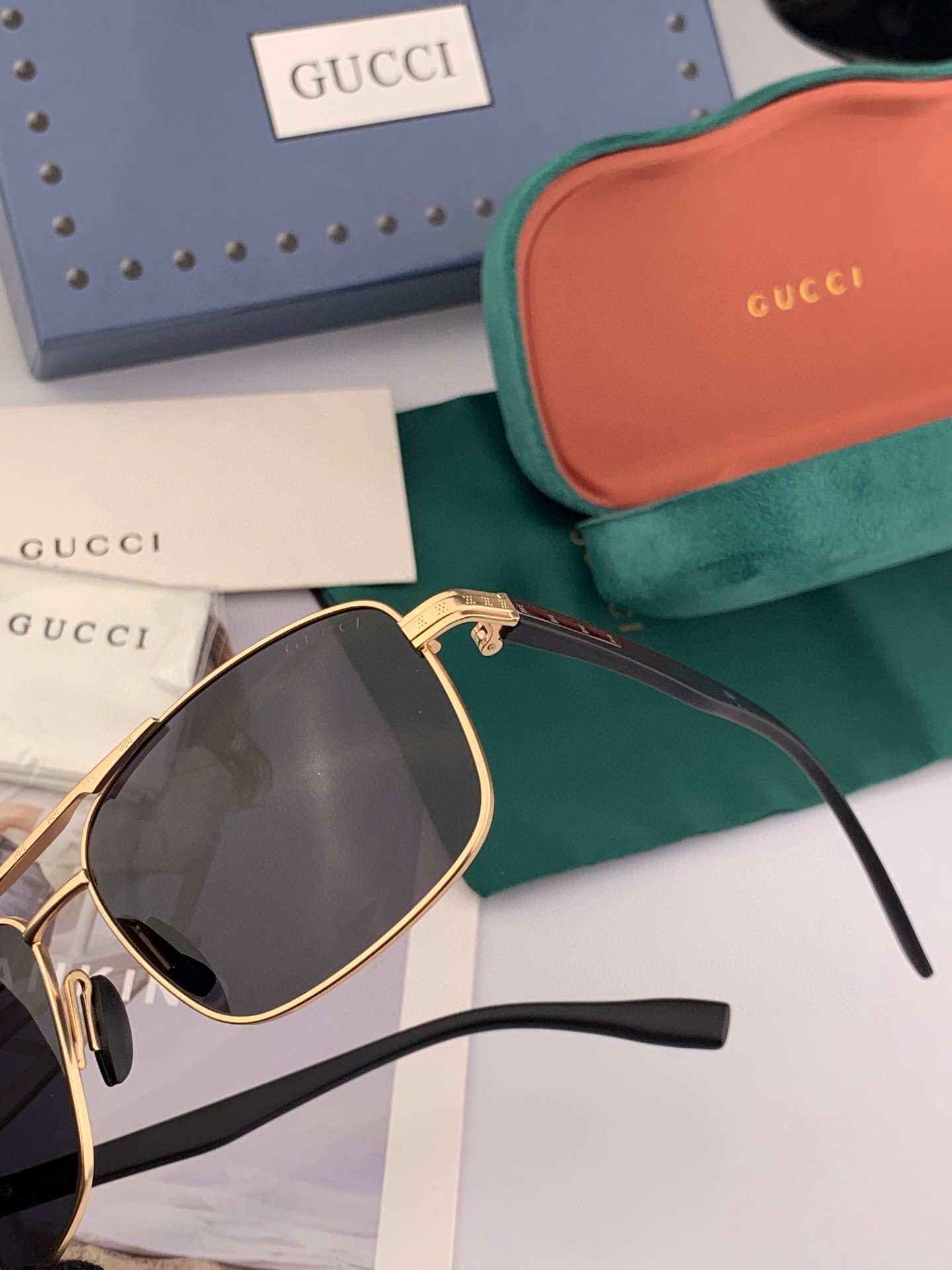   GUCCI。  高品质男女款墨镜   👍 进口宝丽来偏光镜片  。 开车钓鱼都可 。百搭显瘦墨镜韩版