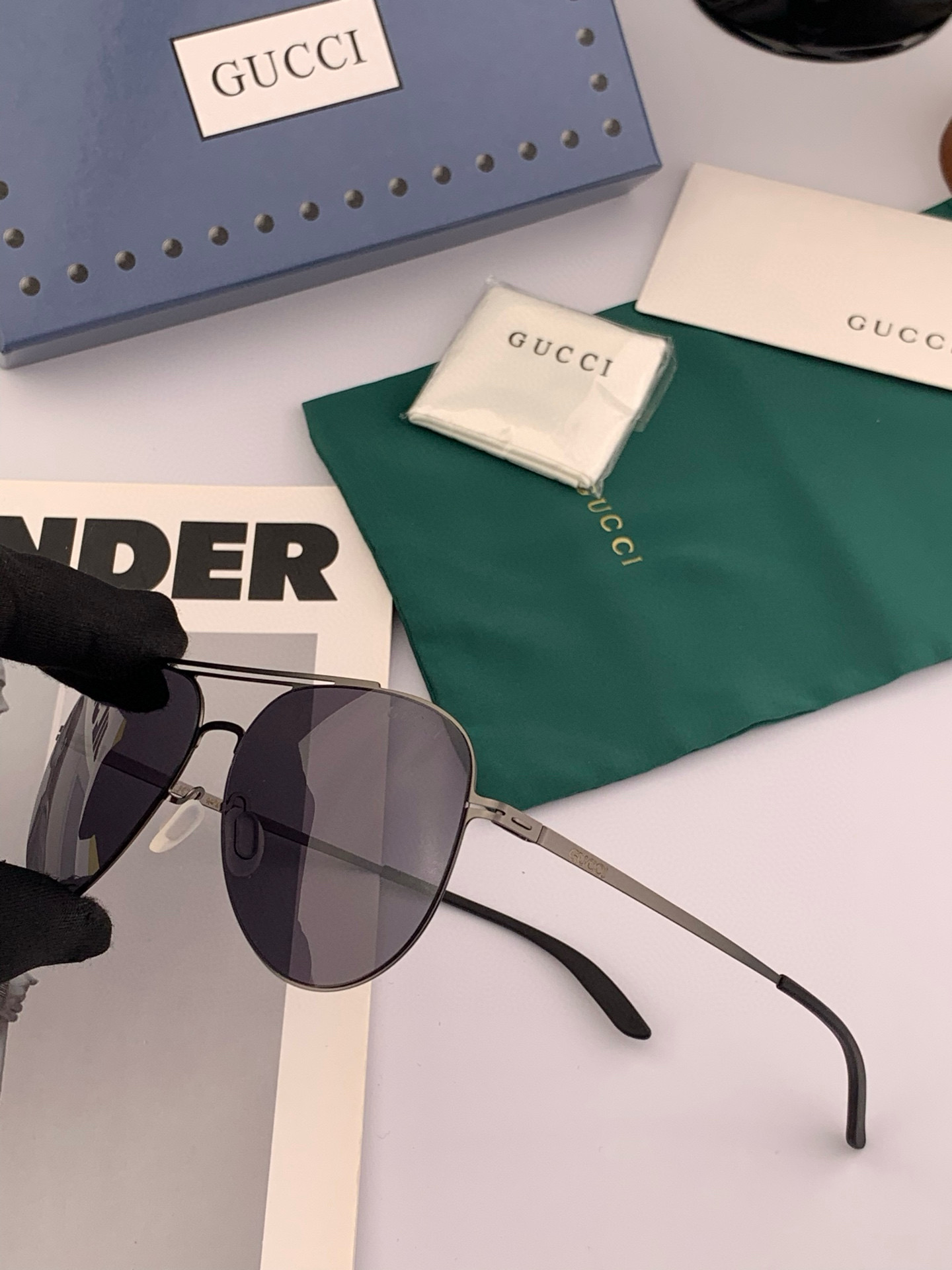    Gucci 2025春夏新款超轻无螺丝压不坏系列情侣款太阳镜高清尼龙镜片🦅完美品质，适合各种脸型，