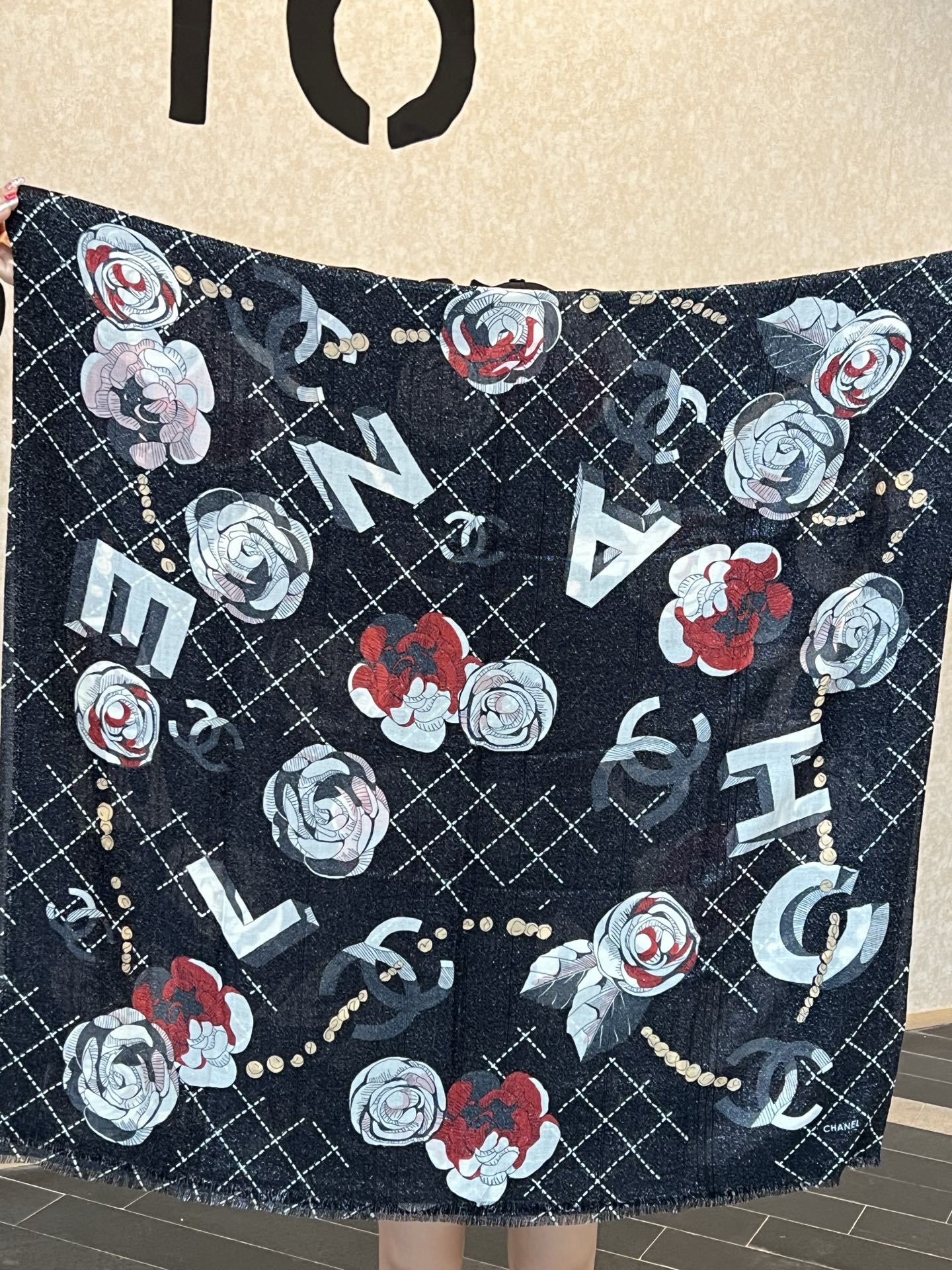  会发光发亮的围巾 💄💋新款客供亮片💖羊绒面料长巾 😘美翻了流泪【彩色山茶花银线长巾】御用殿堂级极‼️新