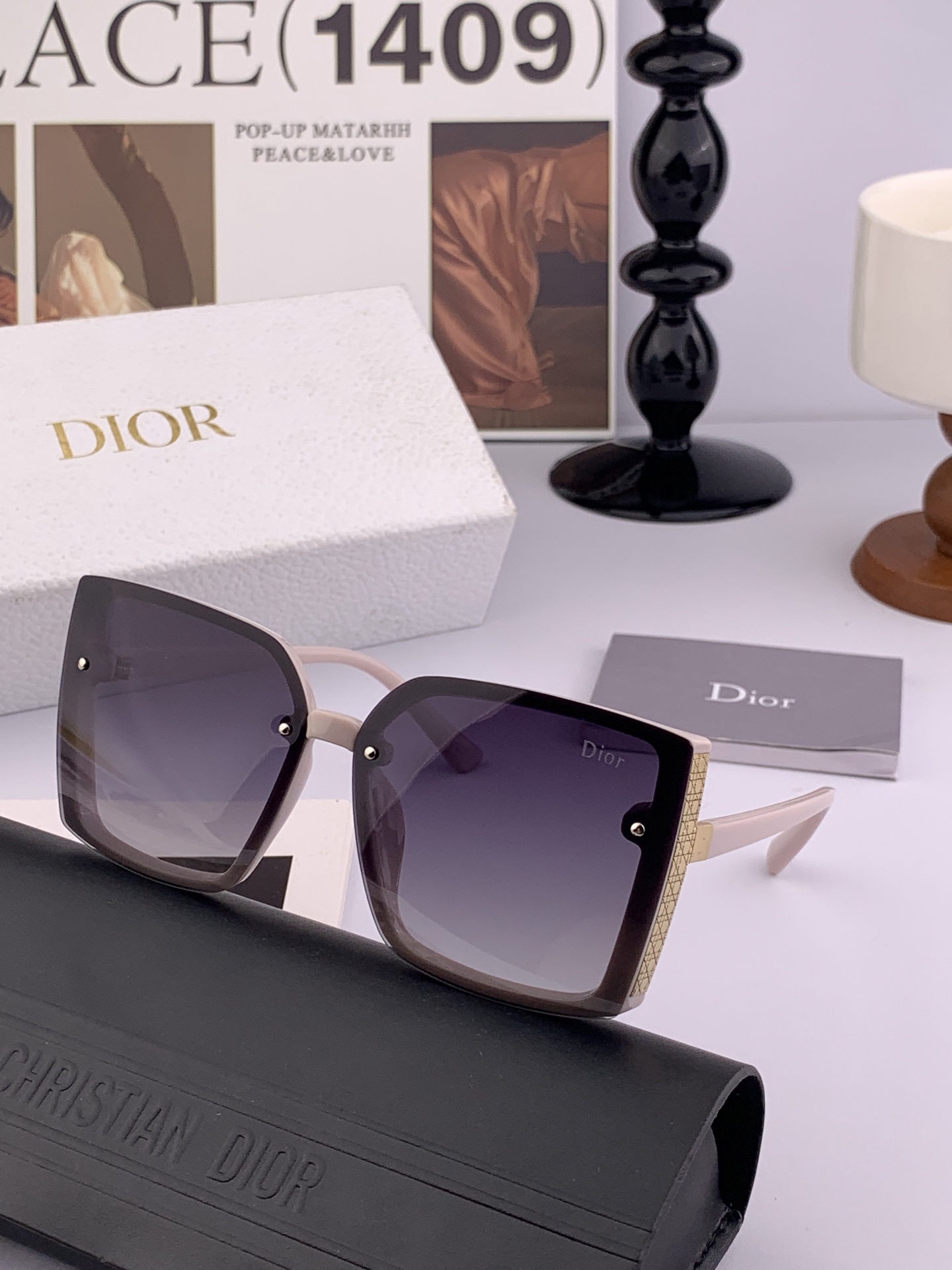 DIOR  开春新款  潮流爆款 时尚方框太阳镜 高品质 佩戴舒适 网红潮款墨镜 型号CD2985