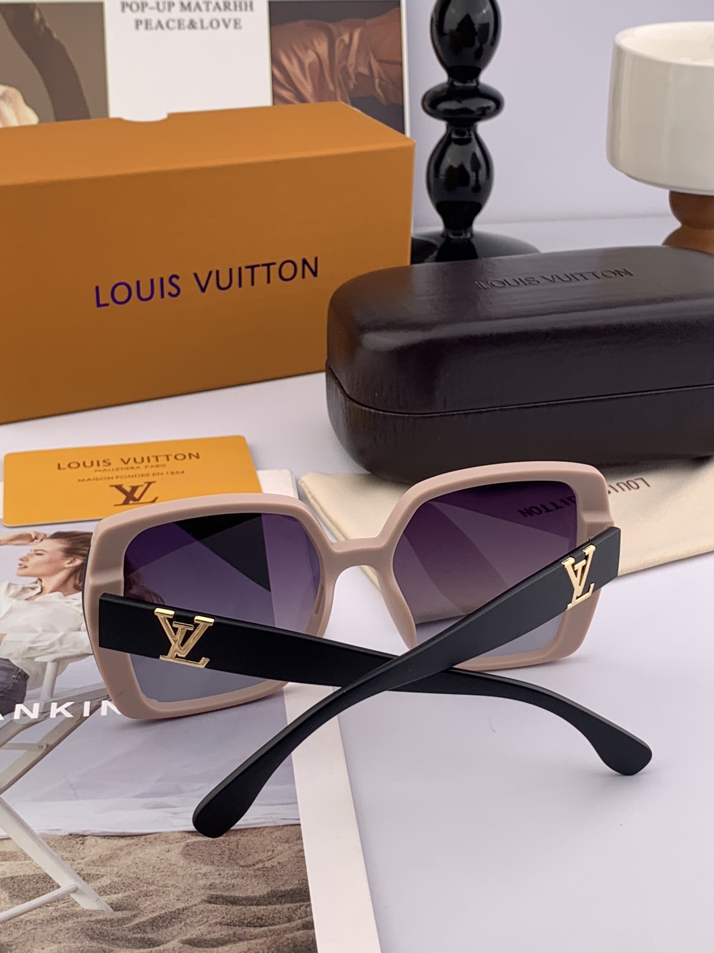    【TR偏光系列】lv大框太阳镜墨镜经典的方框设计，不挑脸型，无论搭配大衣还是连衣裙都非常显气质偏光