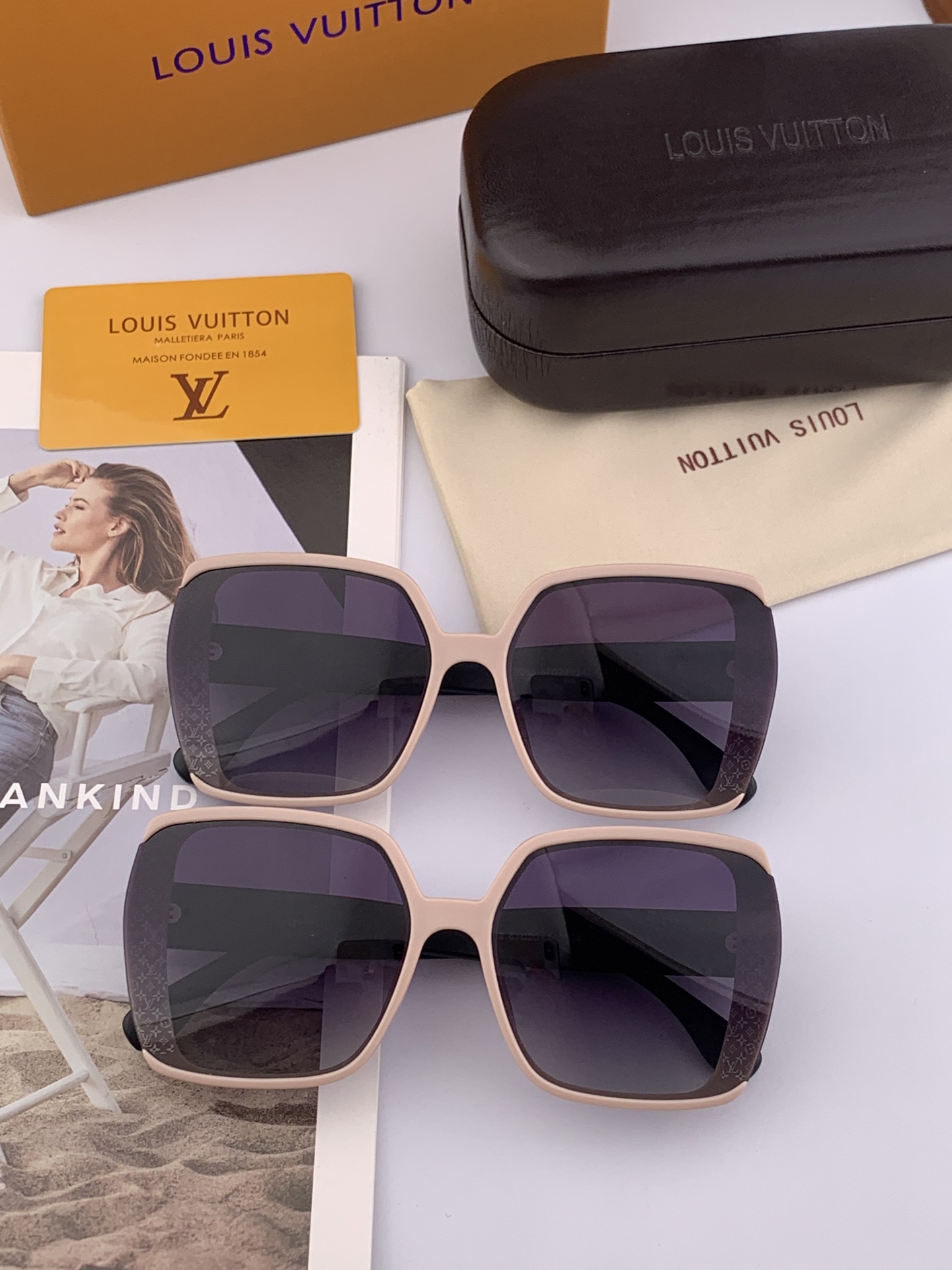    【TR偏光系列】lv大框太阳镜墨镜经典的方框设计，不挑脸型，无论搭配大衣还是连衣裙都非常显气质偏光