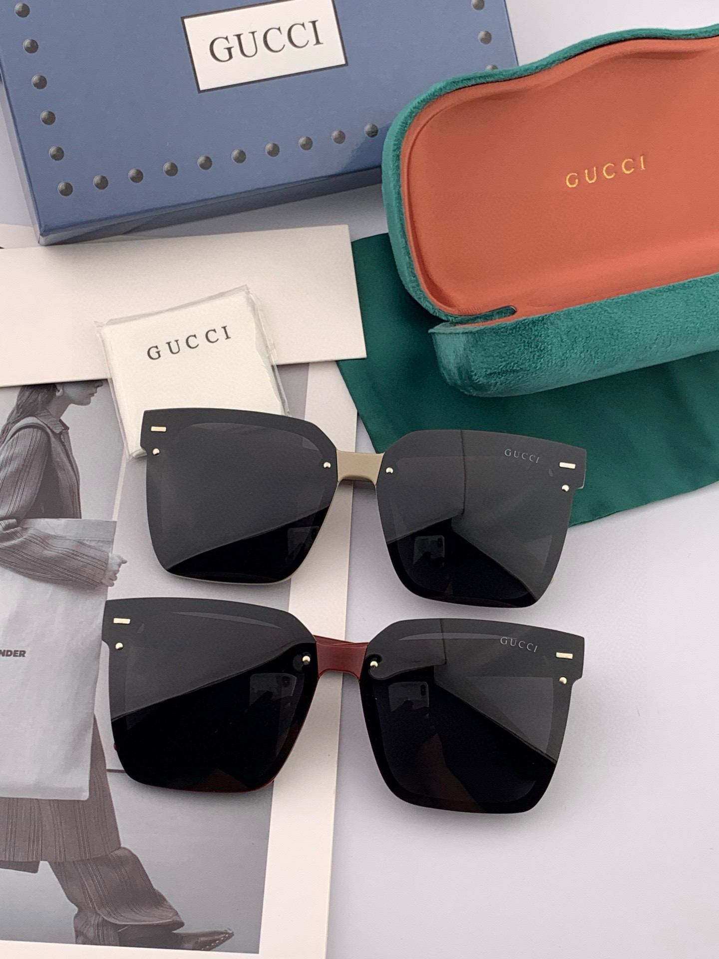   Gucci   经典的方框设计，不挑脸型，无论搭配大衣还是连衣裙都非常显气质尼龙偏光镜片预防紫外线 