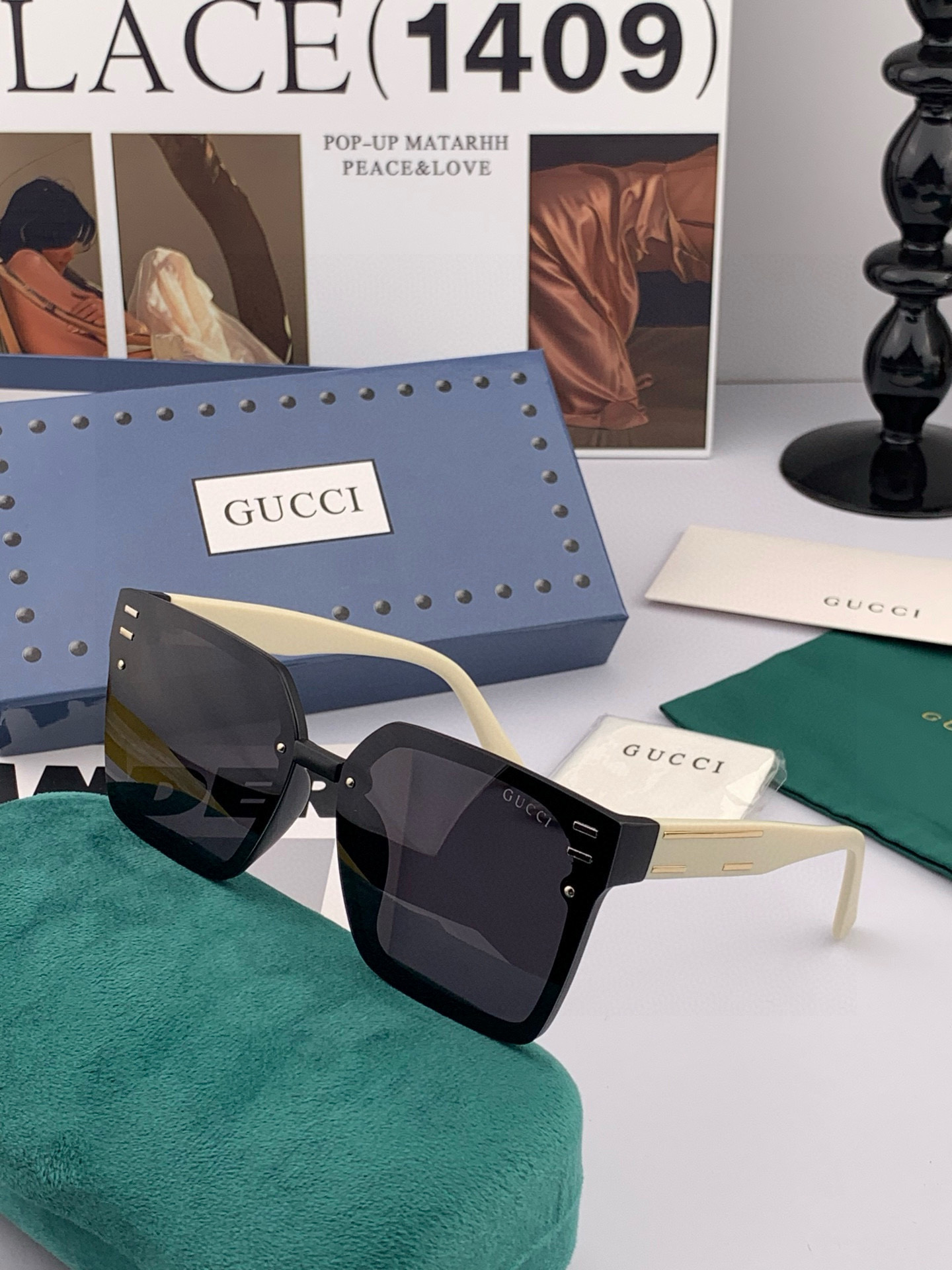   Gucci   经典的方框设计，不挑脸型，无论搭配大衣还是连衣裙都非常显气质尼龙偏光镜片预防紫外线 