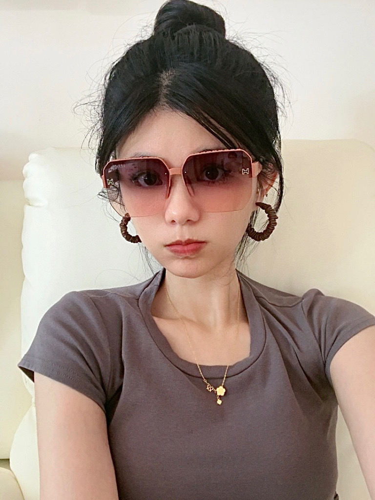  HERMES 爱马仕 2025开春新款🎈原版出货 网红超爆款💙经典奢华全球风强酷亲亲 时尚方框太阳镜得