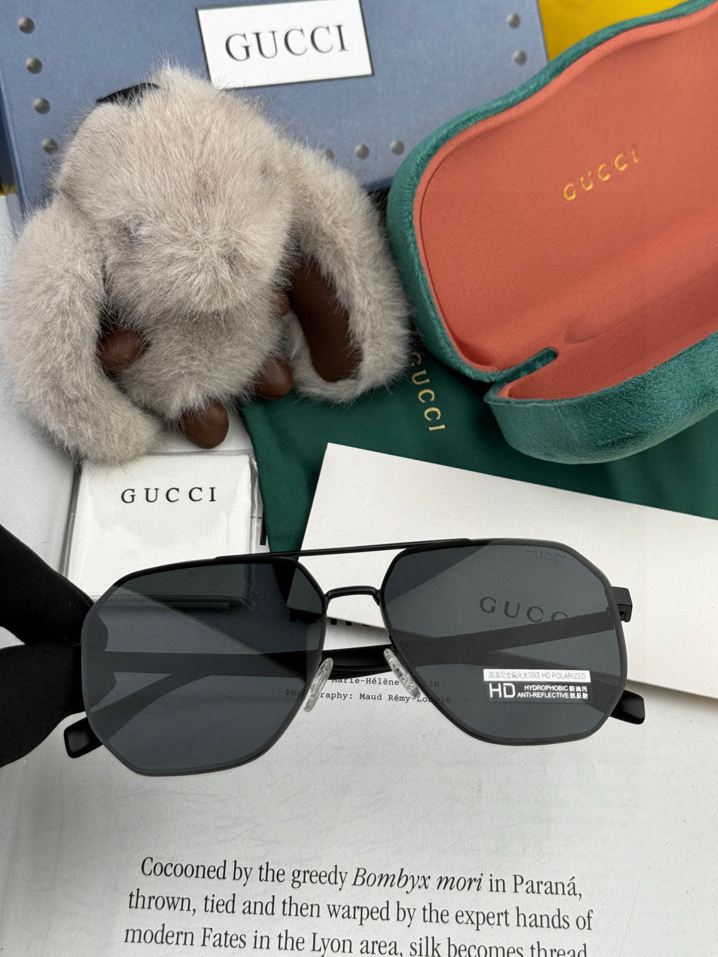 ♦️ GUCCI 2025
新款男女情侣款太阳镜多边形墨镜iP电镀永不褪色 超轻超有弹性整幅眼镜无螺丝重