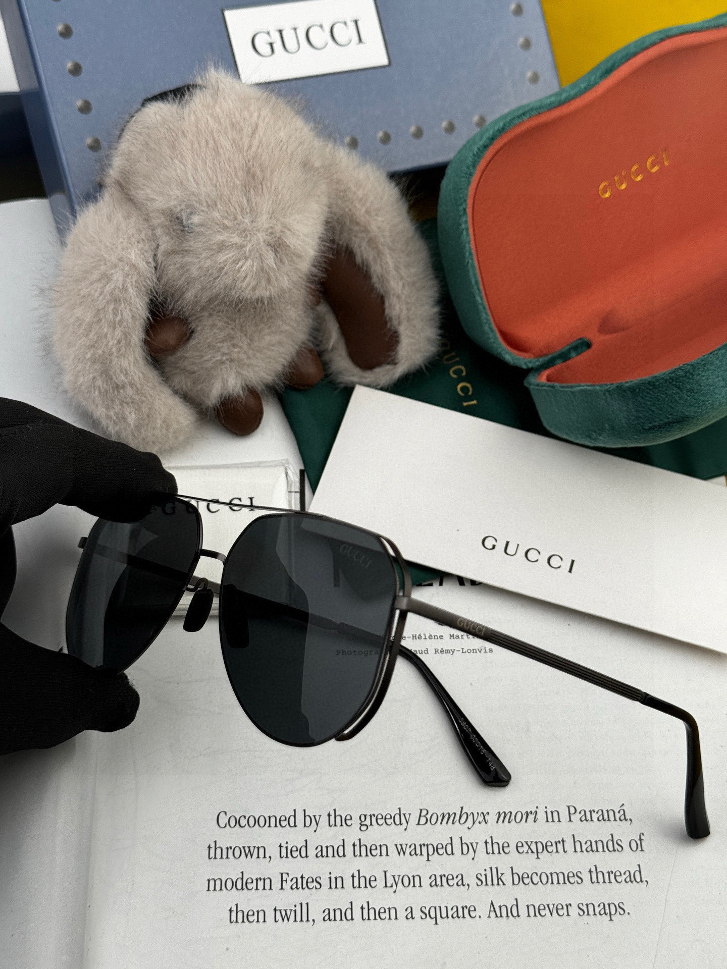        GUCCI 男款炫彩飞行员偏光太阳镜 ❤️材质：高清尼龙加厚卡槽高清偏光镜片 🌹无边框镜架