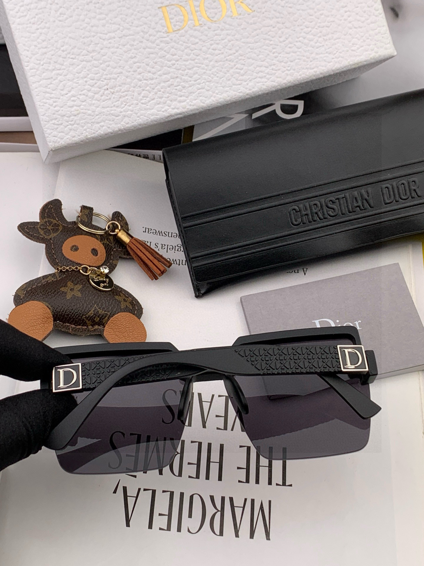 🔺 【DIOR-迪奥】2025开春新款 潮流爆款 时尚方框太阳镜 高品质 佩戴舒适 网红潮款墨镜 型号：