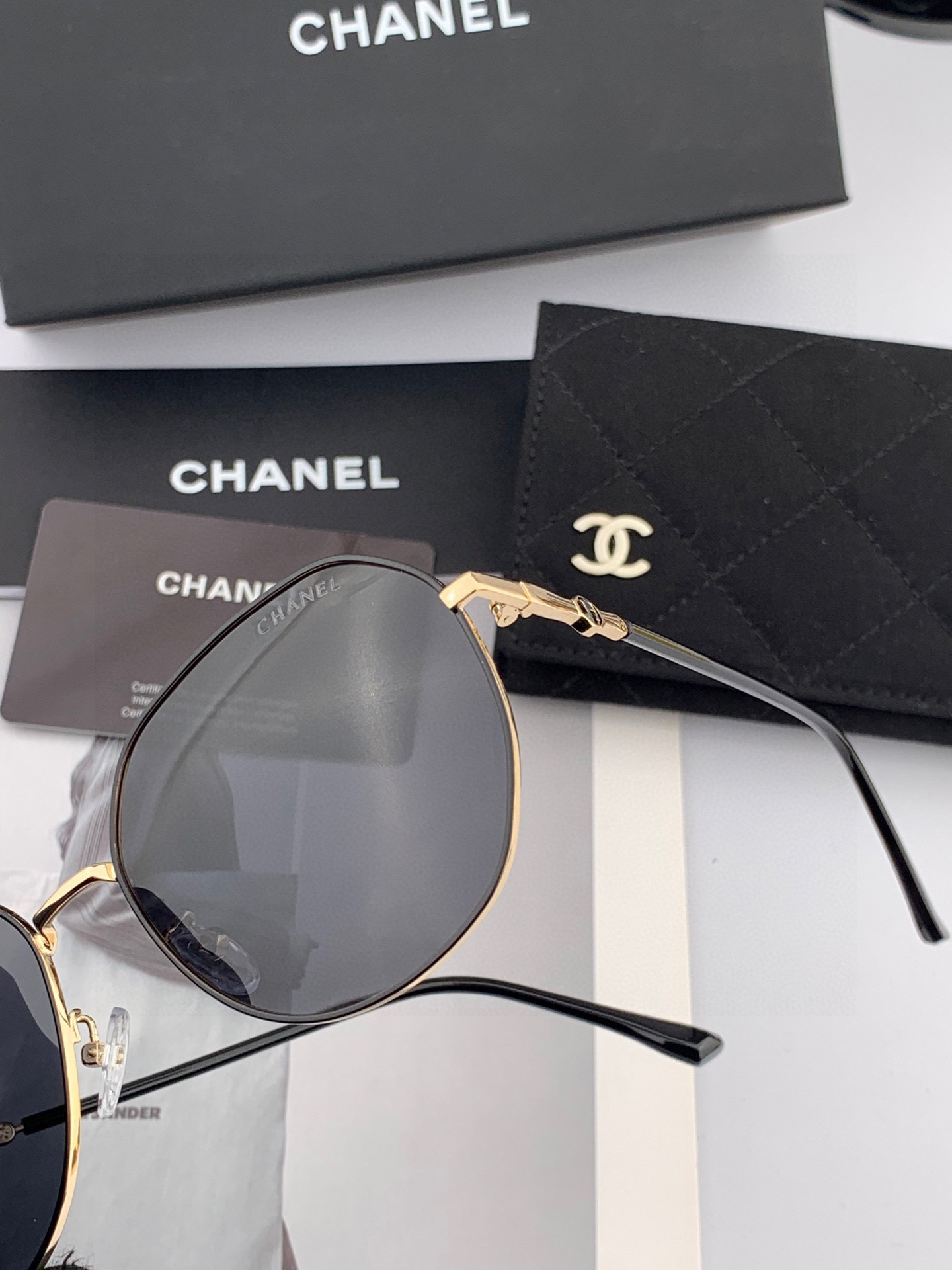    🔺 香奈儿 🔻2025官方新款 众多明星同款色‼️‼️新款大框偏光墨镜 🌈🌈宝丽来超清加厚太阳镜🔝