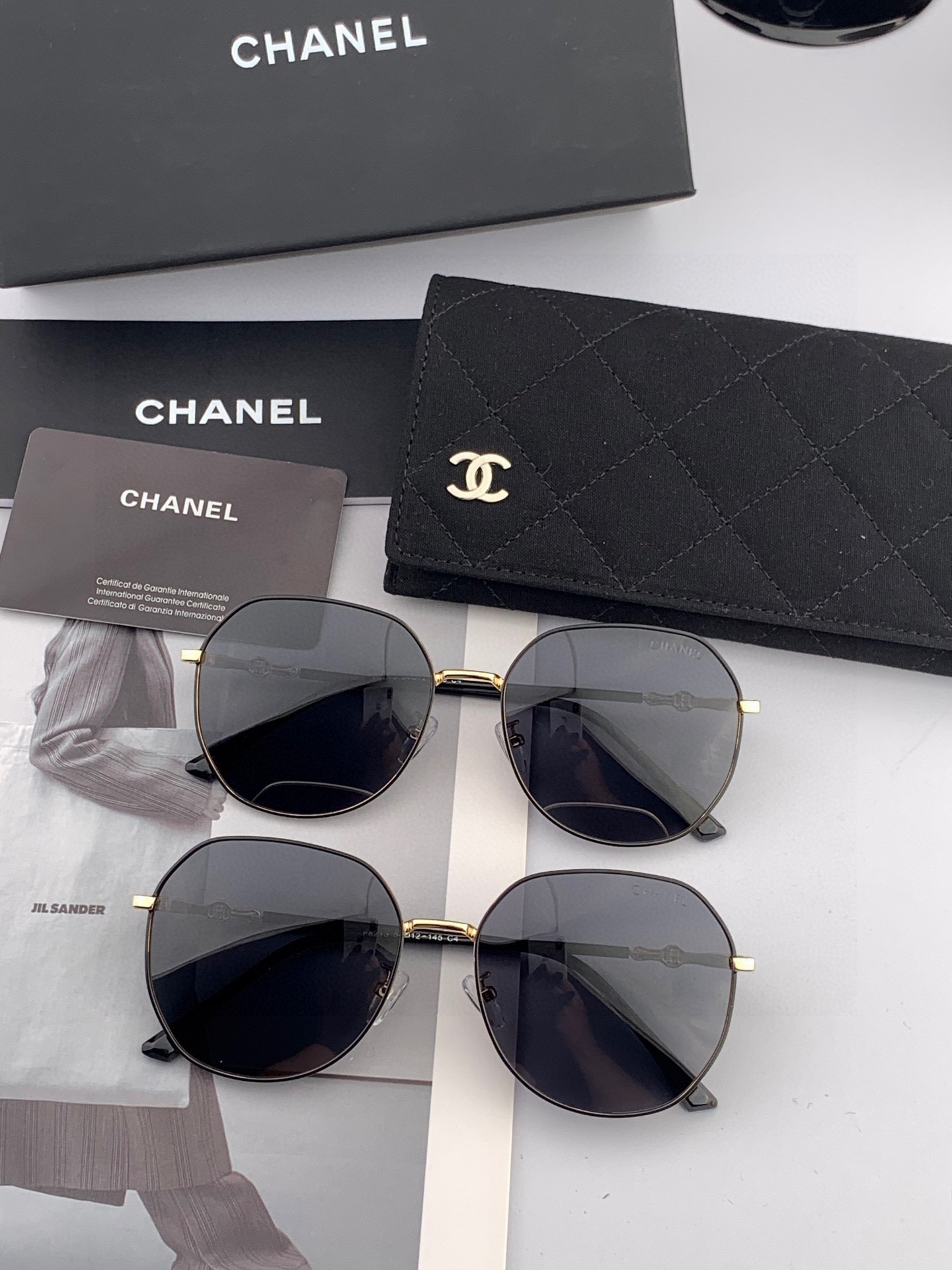    🔺 香奈儿 🔻2025官方新款 众多明星同款色‼️‼️新款大框偏光墨镜 🌈🌈宝丽来超清加厚太阳镜🔝