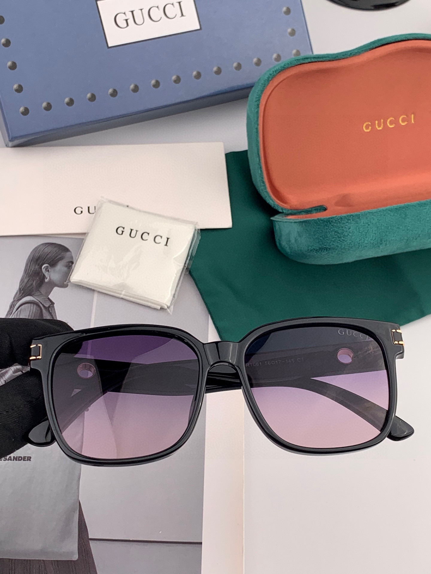  GUCCI 2025开春新款 最新款方框太阳镜 各路网红纷纷带起气场满分‼️ 俏皮甜美.上脸效果更佳.