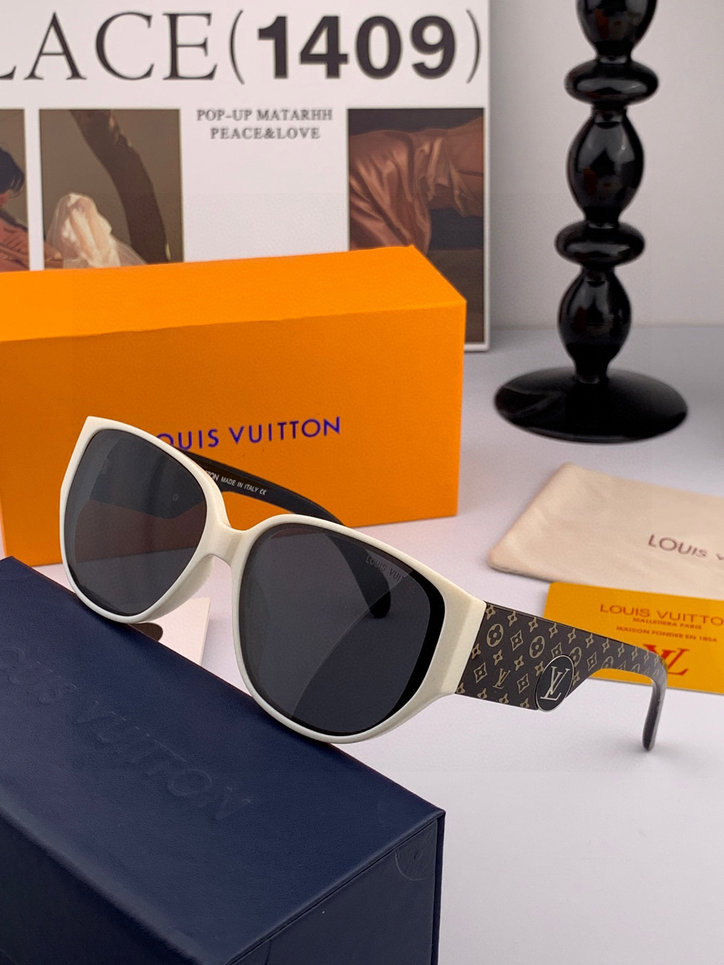   LV 2025新款女士方框太阳眼镜 开车墨镜 新款太阳镜  时尚大方 舒适轻盈 精致奢华 超轻 型号