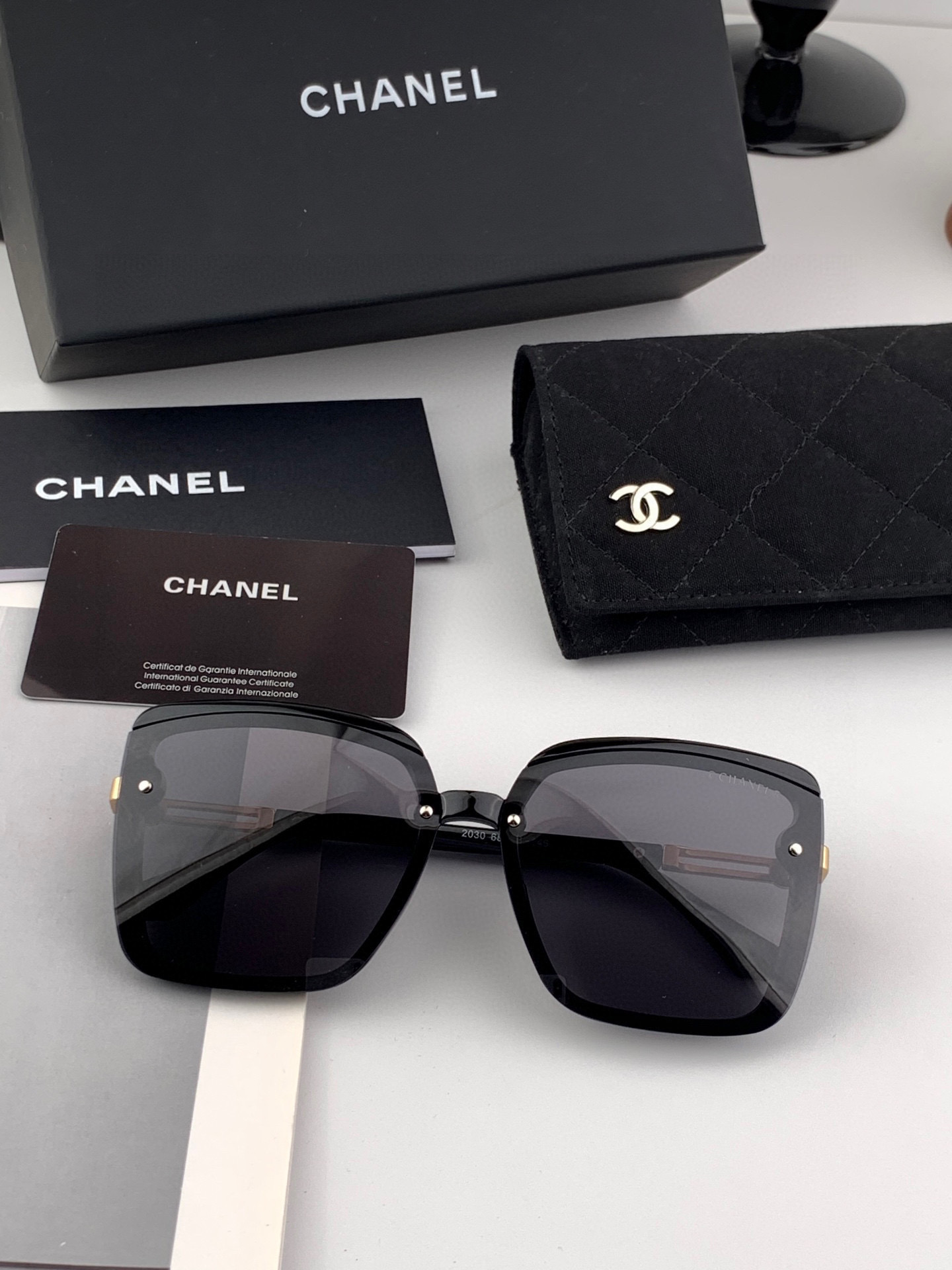 【CHANEL】香奈儿 2025新款潮流爆款 时尚方框太阳镜 佩戴舒适 网红潮款墨镜  ♥️♥️型号：C