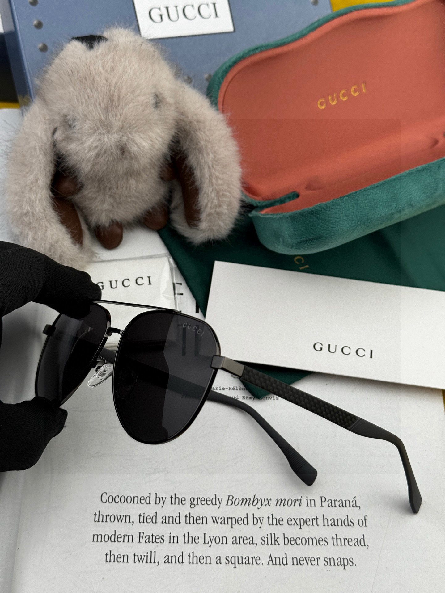   Gucci 。  高品质男女款墨镜   👍 进口宝丽来偏光镜片  。蛤蟆镜 开车钓鱼都可 。百搭显瘦